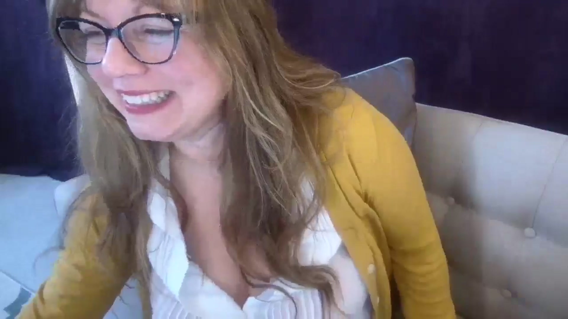Gallery image thumbnail from Hannah_Love's myfreecams stream on, 06/27/2025, 20:56 image 8 of 20