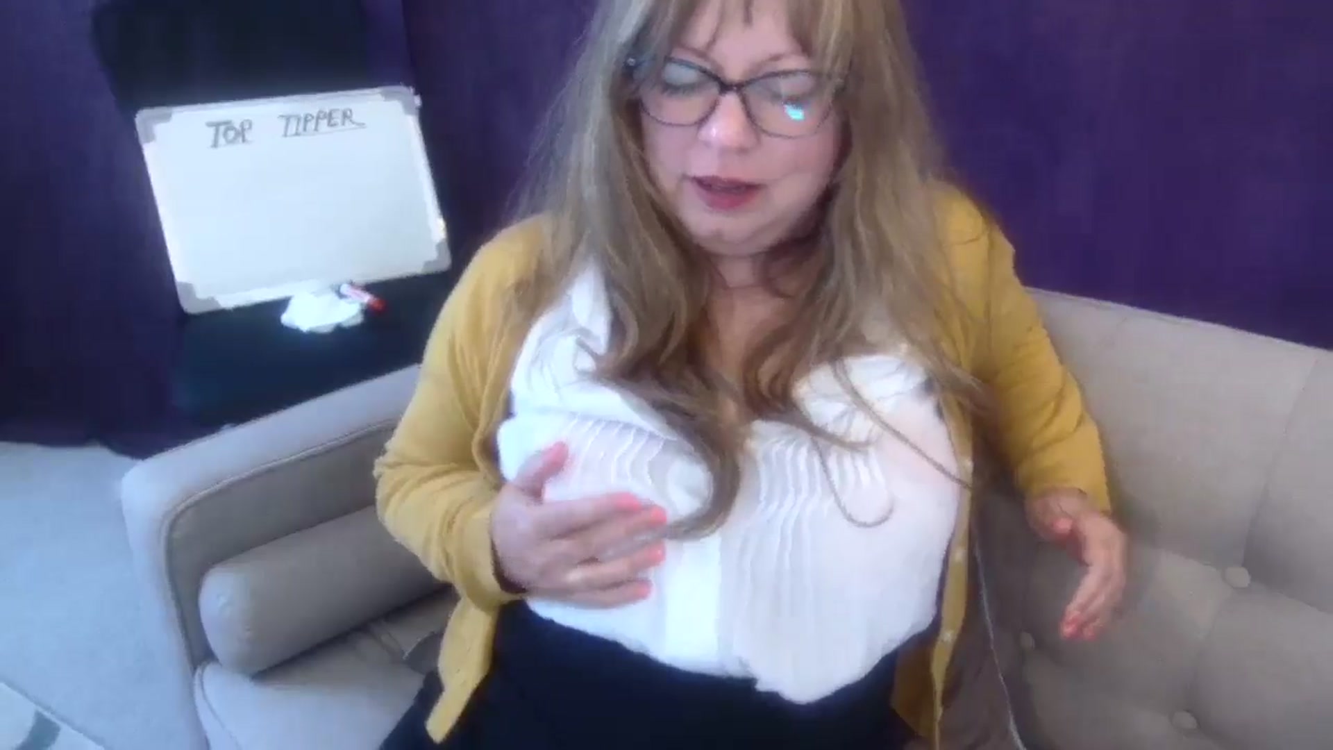 Gallery image thumbnail from Hannah_Love's myfreecams stream on, 06/27/2025, 20:56 image 19 of 20