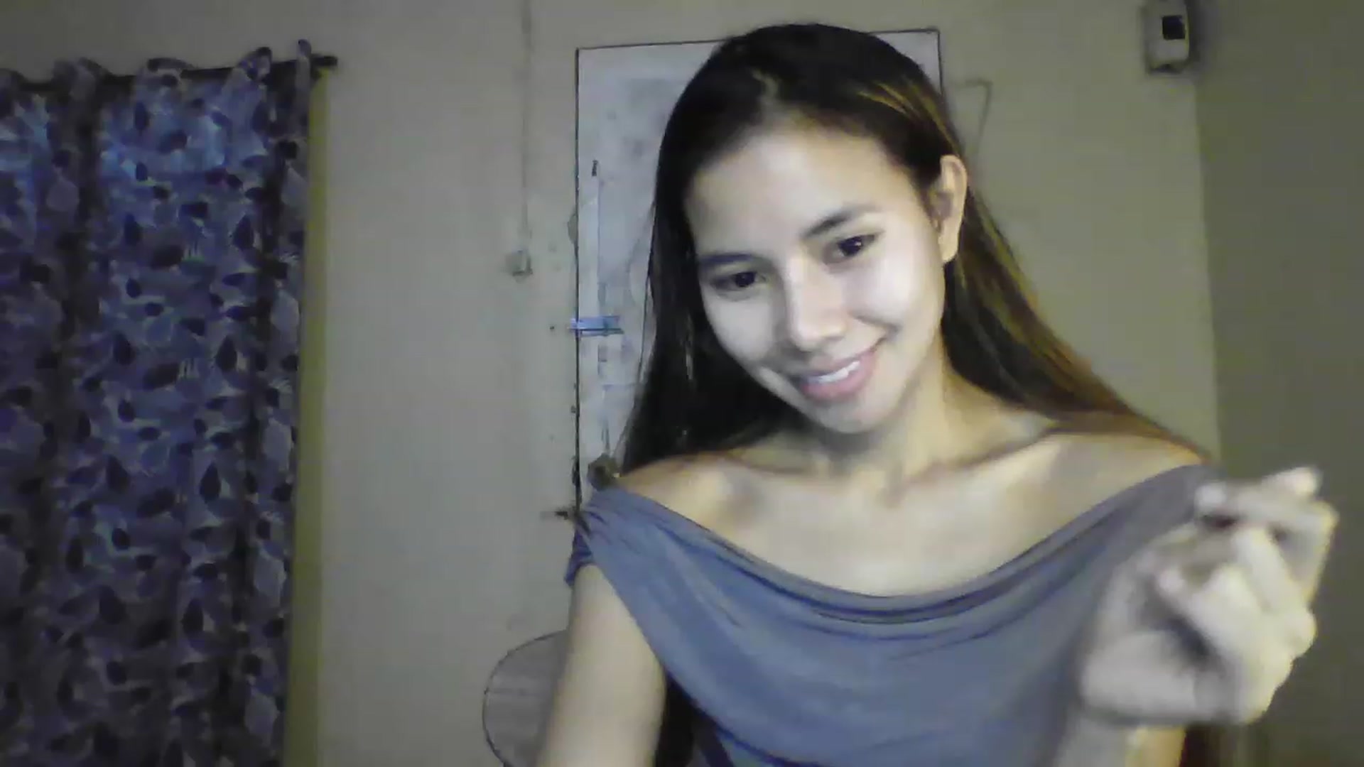 Gallery image thumbnail from Hannapinay's myfreecams stream on, 01/02/2023, 03:54 image 2 of 20