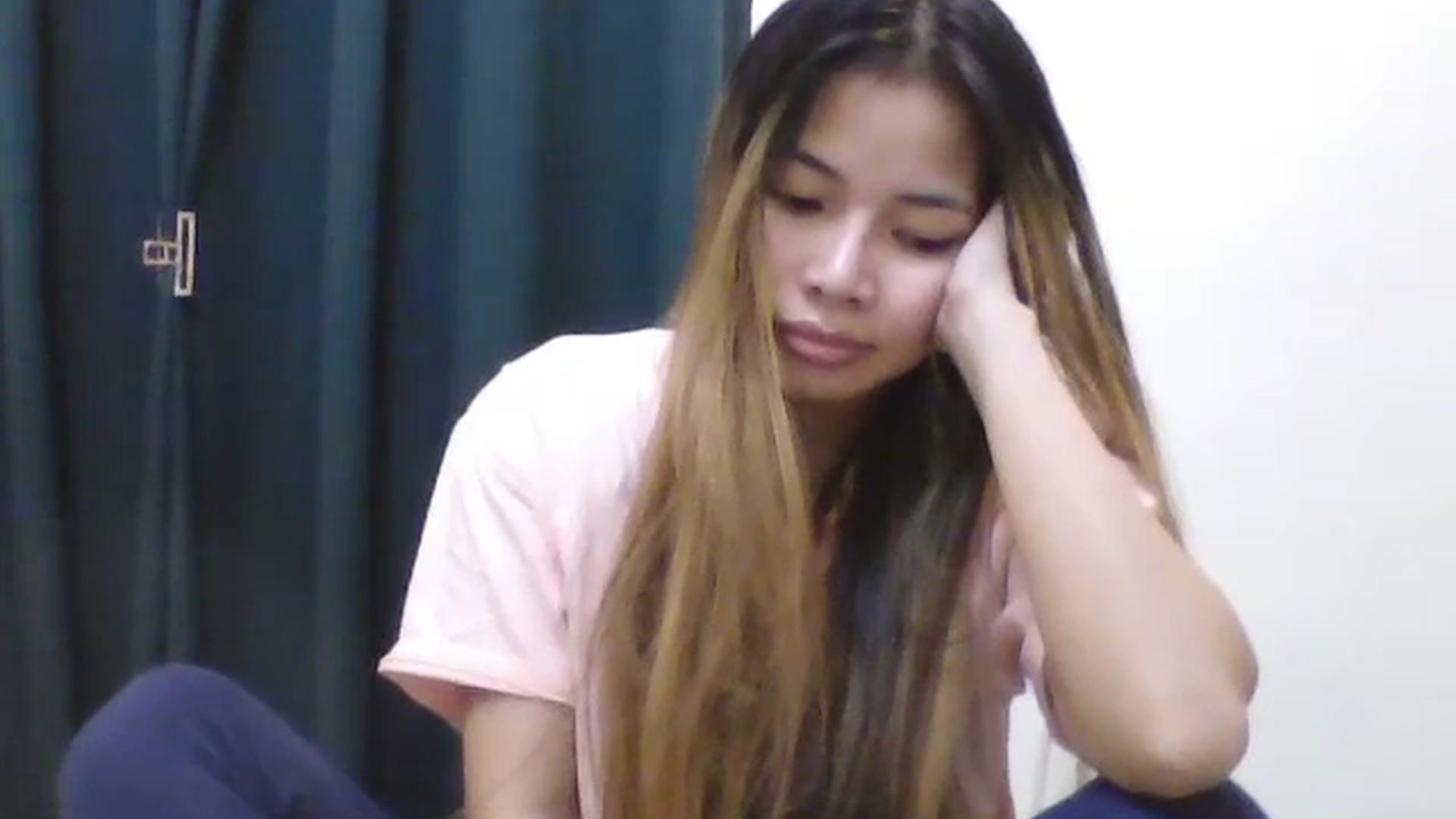 Gallery image thumbnail from Hannapinay's myfreecams stream on, 03/06/2024, 13:02 image 9 of 20