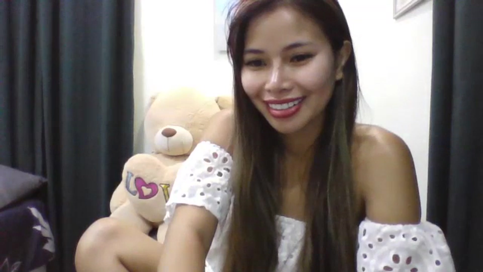 Gallery image thumbnail from Hannapinay's myfreecams stream on, 02/09/2025, 13:25 image 7 of 20