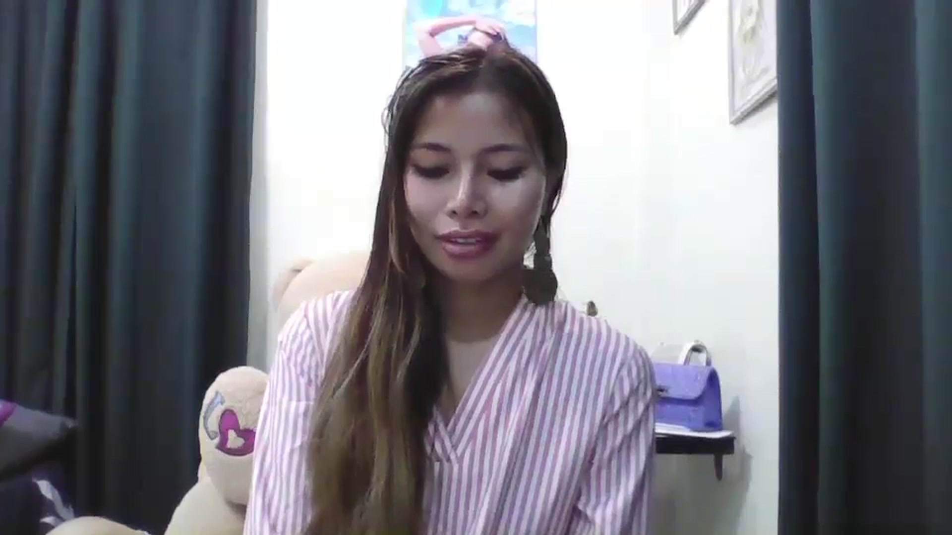 Gallery image thumbnail from Hannapinay's myfreecams stream on, 02/21/2025, 14:26 image 5 of 20