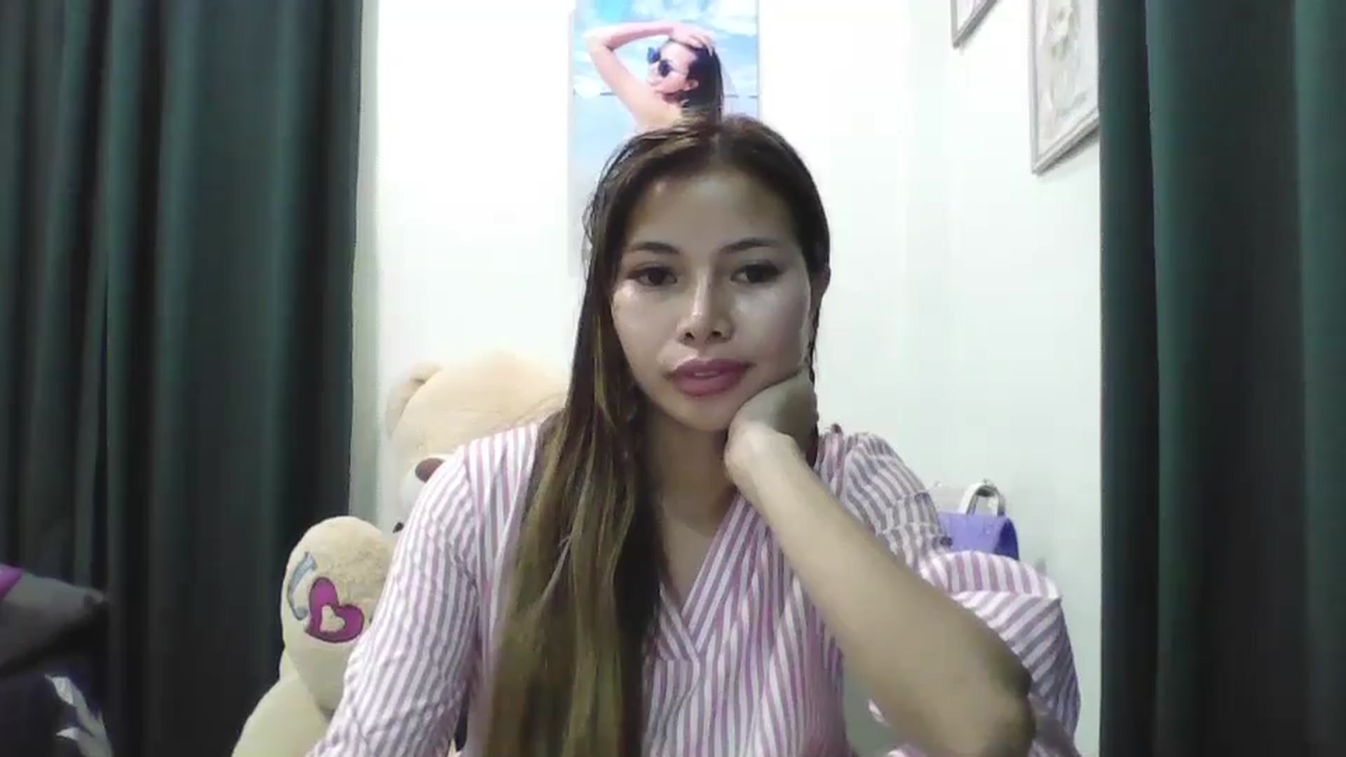 Gallery image thumbnail from Hannapinay's myfreecams stream on, 02/21/2025, 14:26 image 8 of 20