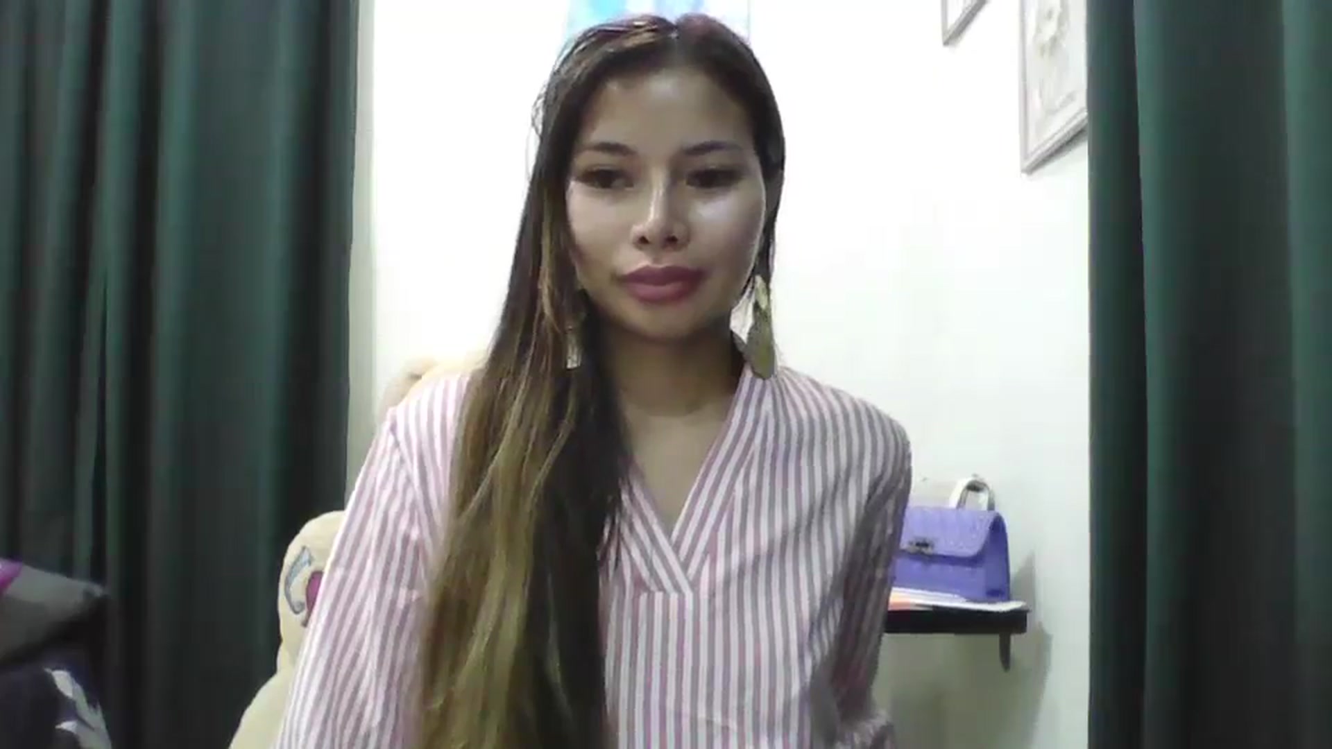 Gallery image thumbnail from Hannapinay's myfreecams stream on, 02/21/2025, 14:26 image 13 of 20