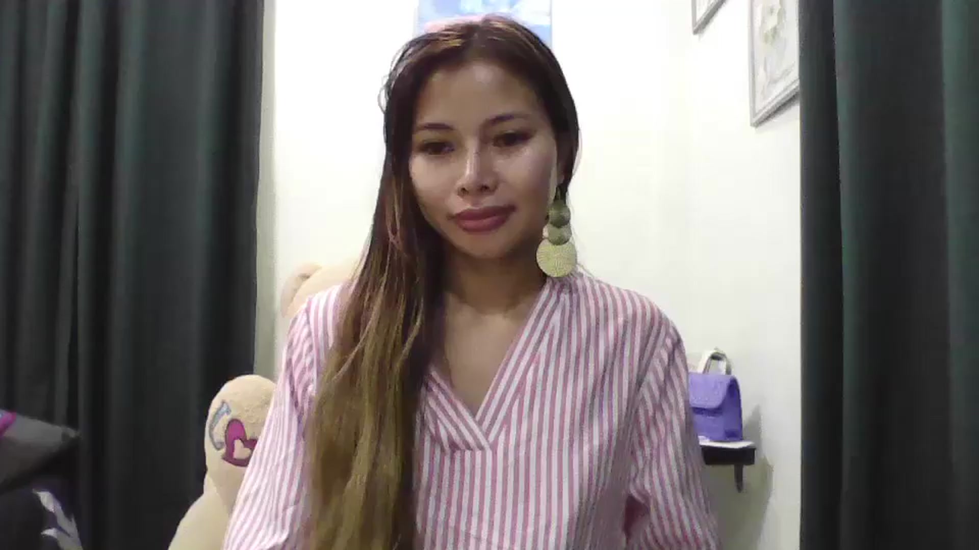 Gallery image thumbnail from Hannapinay's myfreecams stream on, 02/21/2025, 14:26 image 1 of 20