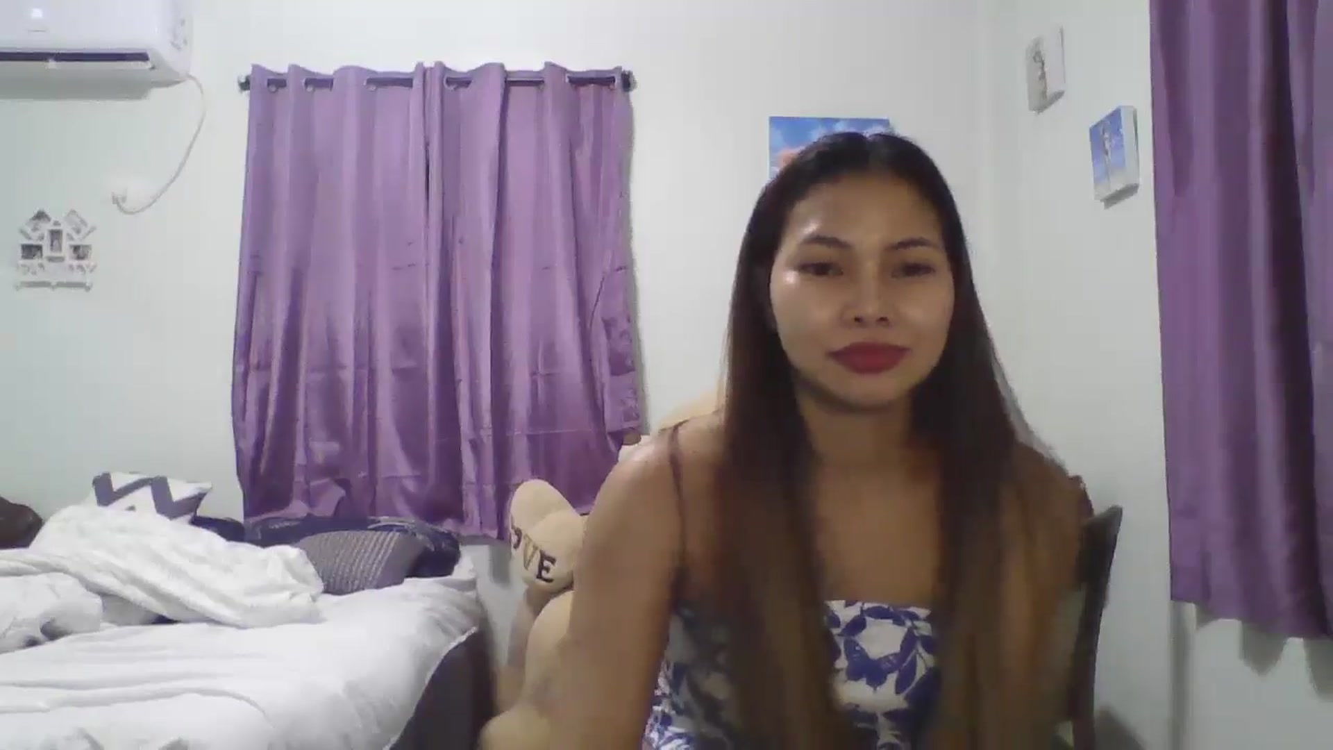 Gallery image thumbnail from Hannapinay's myfreecams stream on, 07/01/2025, 13:03 image 14 of 20
