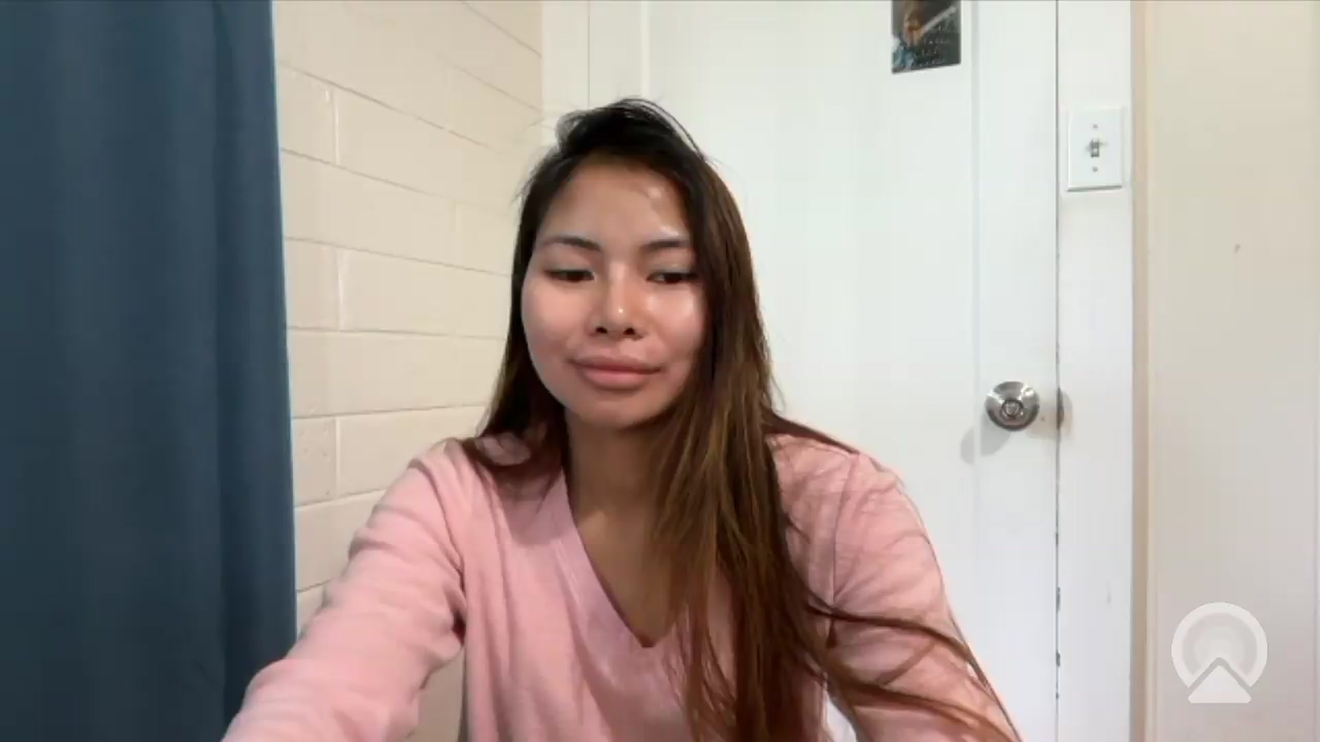 Gallery image thumbnail from Hannapinay's myfreecams stream on, 05/01/2026, 18:58 image 11 of 20