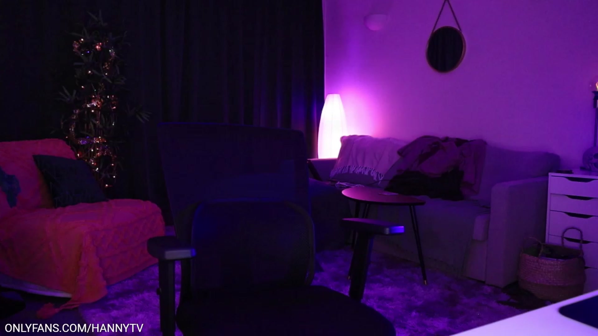 Gallery image thumbnail from HannyTV's myfreecams stream on, 12/23/2022, 22:17 image 16 of 20