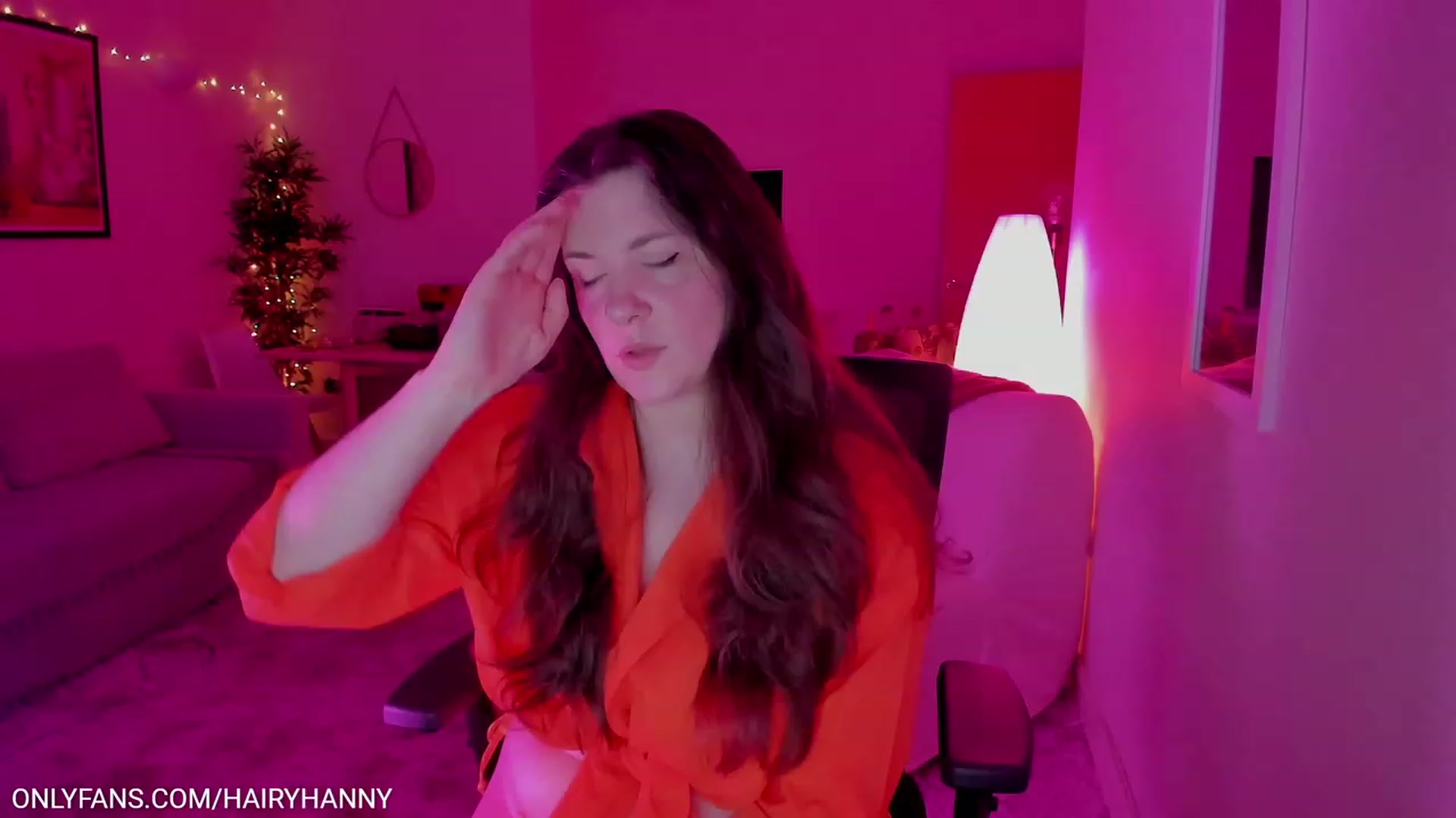 Gallery image thumbnail from HannyTV's myfreecams stream on, 06/10/2023, 21:29 image 17 of 20