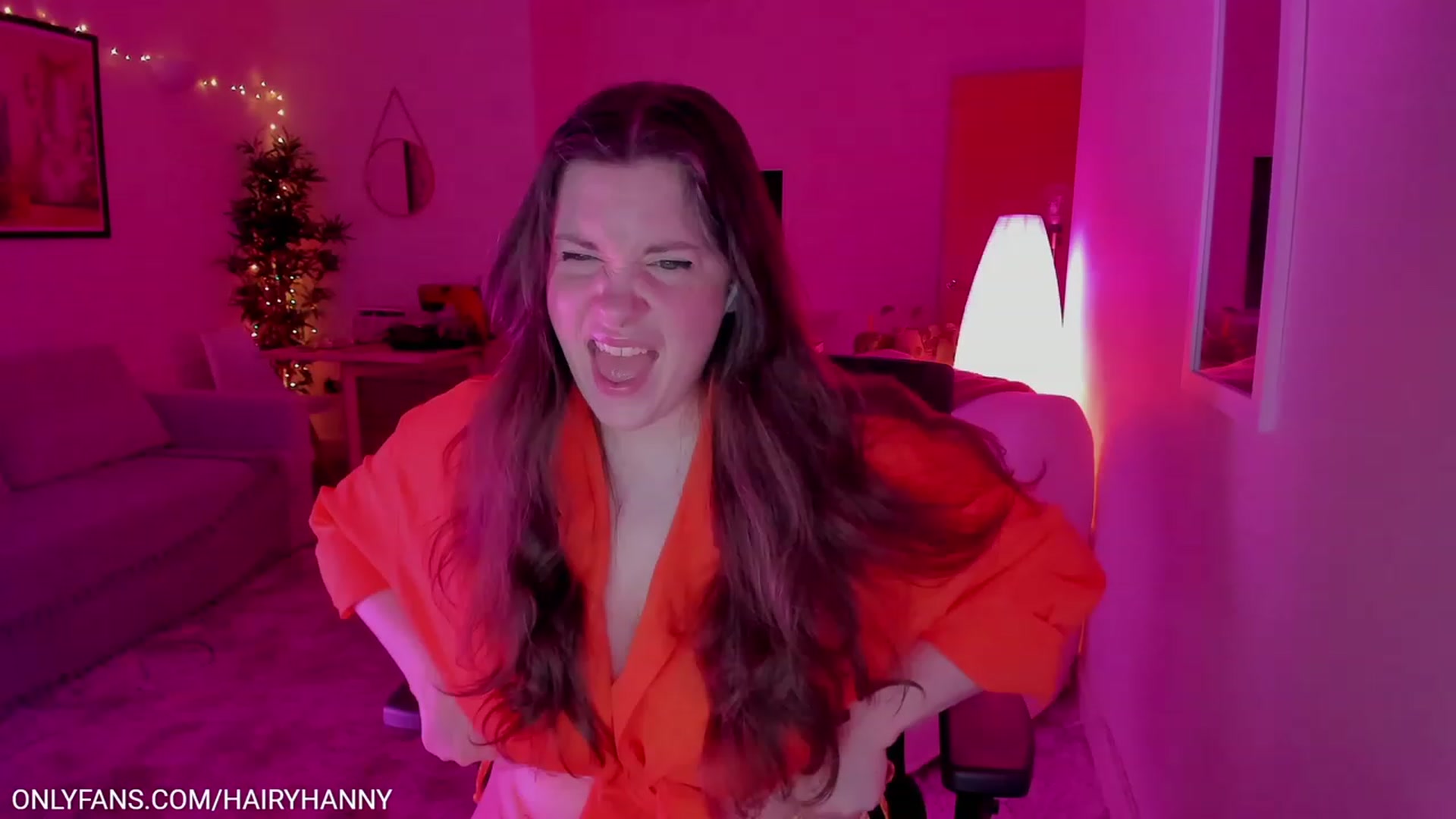 Gallery image thumbnail from HannyTV's myfreecams stream on, 06/10/2023, 21:29 image 15 of 20