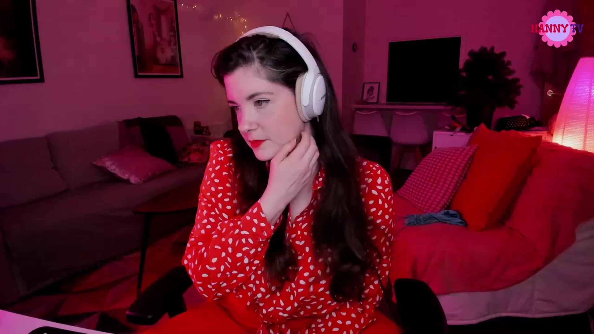 Gallery image thumbnail from HannyTV's myfreecams stream on, 01/06/2024, 20:26 image 10 of 20