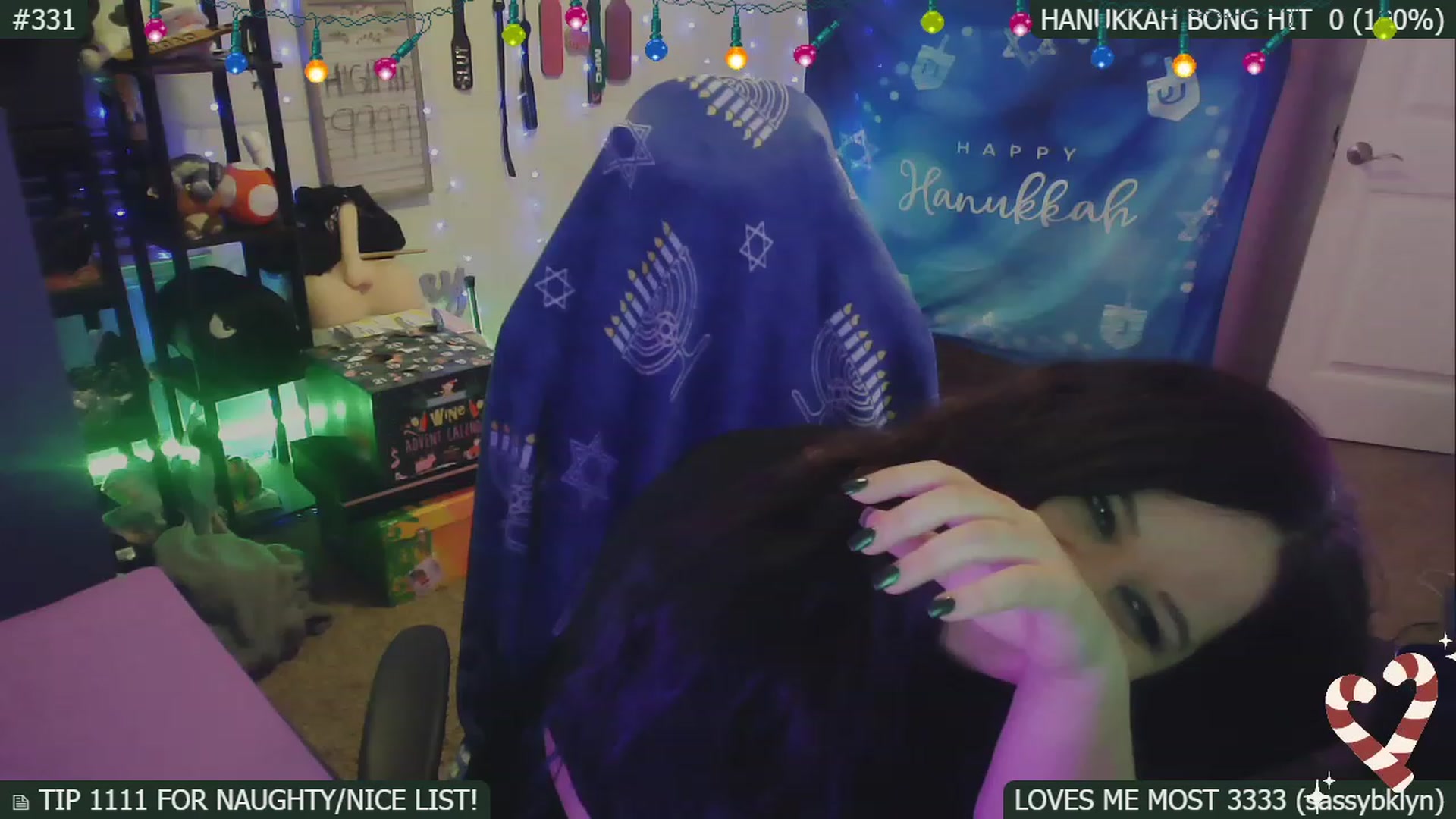 Gallery image thumbnail from HanukkahHoe's myfreecams stream on, 12/21/2022, 05:57 image 1 of 20