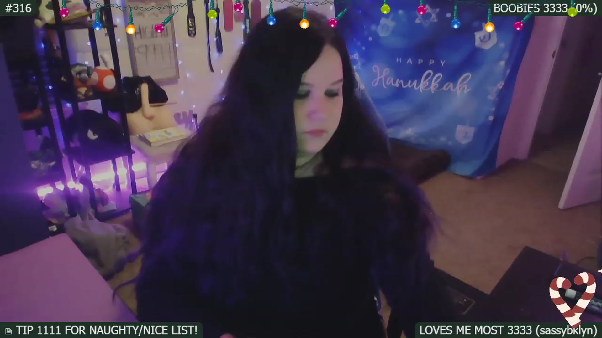 Gallery image thumbnail from HanukkahHoe's myfreecams stream on, 12/21/2022, 05:57 image 7 of 20