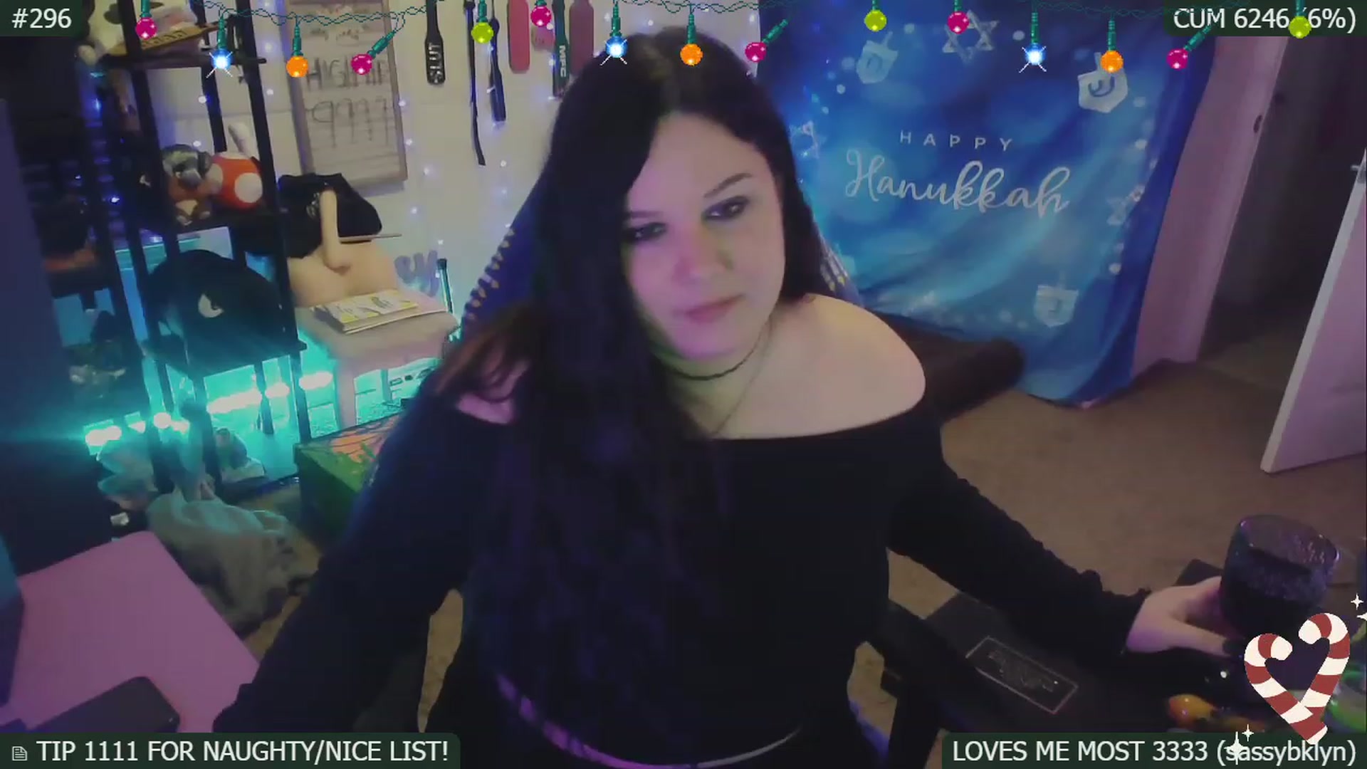 Gallery image thumbnail from HanukkahHoe's myfreecams stream on, 12/21/2022, 07:08 image 5 of 20