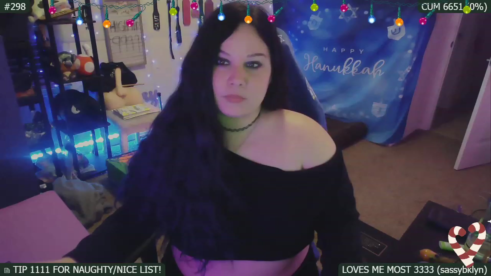 Gallery image thumbnail from HanukkahHoe's myfreecams stream on, 12/21/2022, 07:08 image 1 of 20