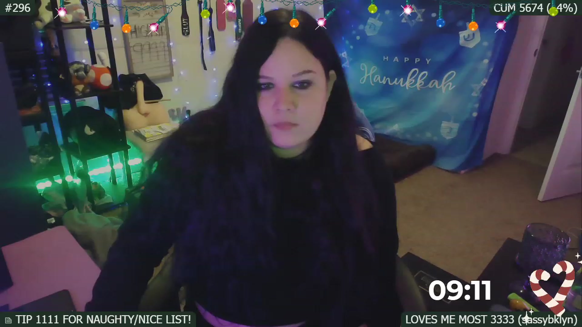 Gallery image thumbnail from HanukkahHoe's myfreecams stream on, 12/21/2022, 07:08 image 20 of 20