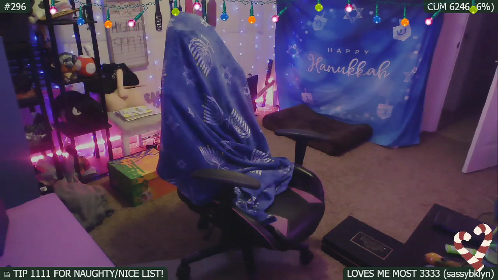 Gallery image thumbnail from HanukkahHoe's myfreecams stream on, 12/21/2022, 07:08 image 3 of 20