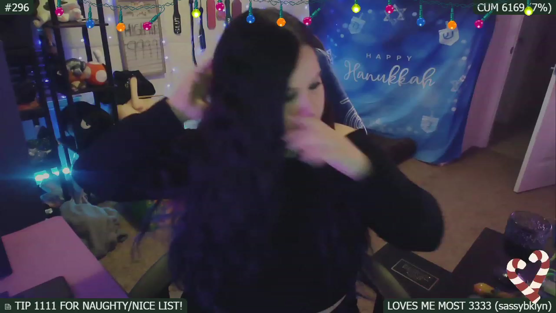 Gallery image thumbnail from HanukkahHoe's myfreecams stream on, 12/21/2022, 07:08 image 8 of 20