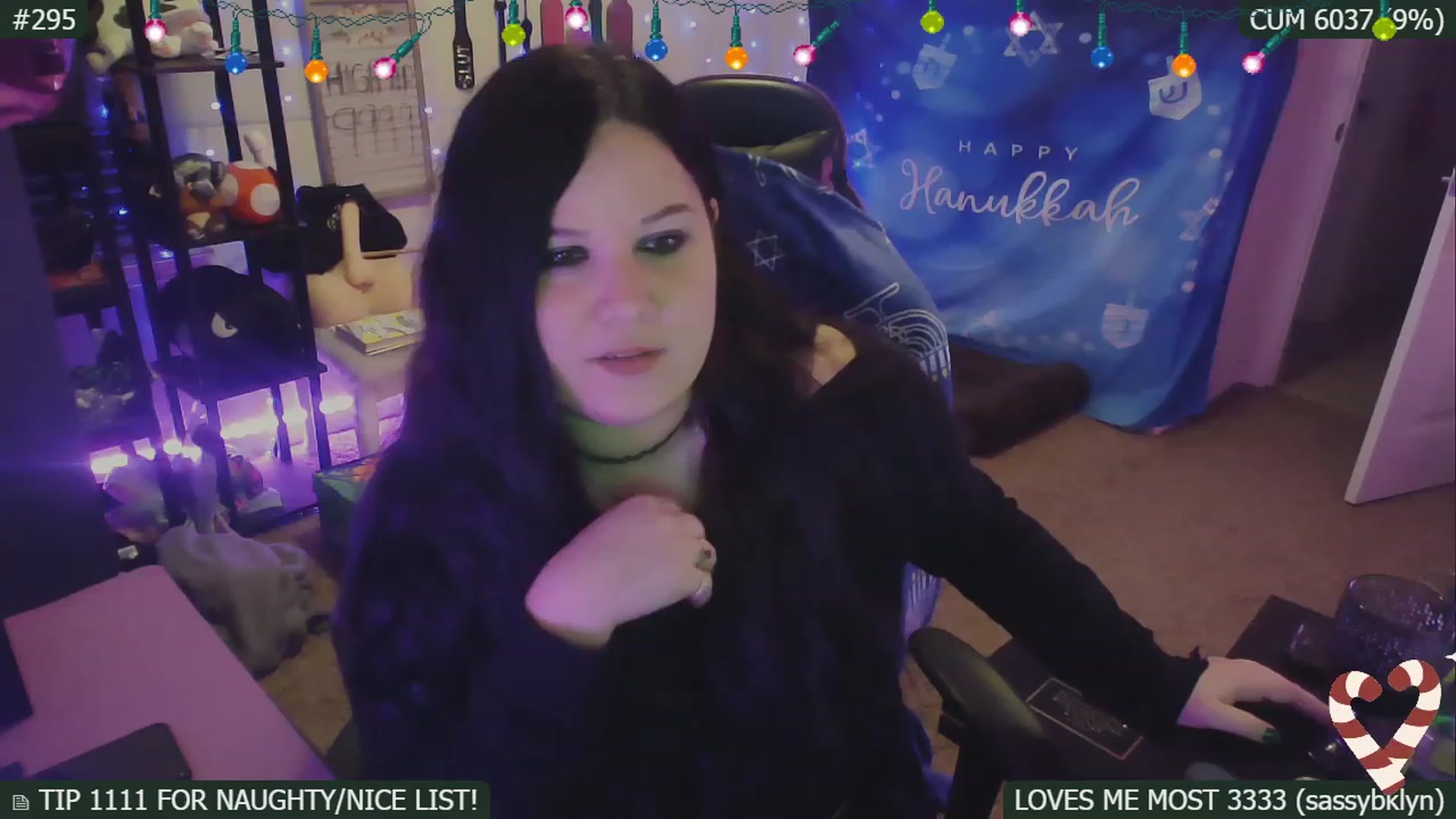 Gallery image thumbnail from HanukkahHoe's myfreecams stream on, 12/21/2022, 07:08 image 11 of 20