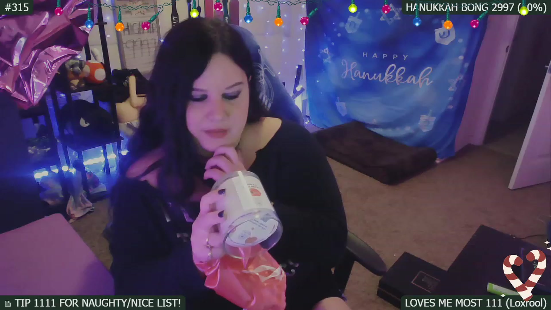 Gallery image thumbnail from HanukkahHoe's myfreecams stream on, 12/23/2022, 07:12 image 2 of 20