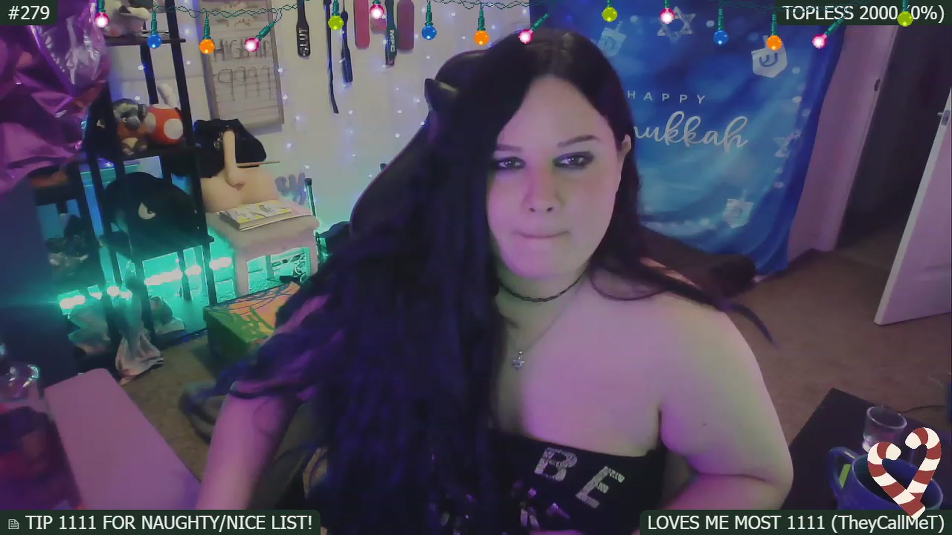Gallery image thumbnail from HanukkahHoe's myfreecams stream on, 12/23/2022, 07:12 image 19 of 20