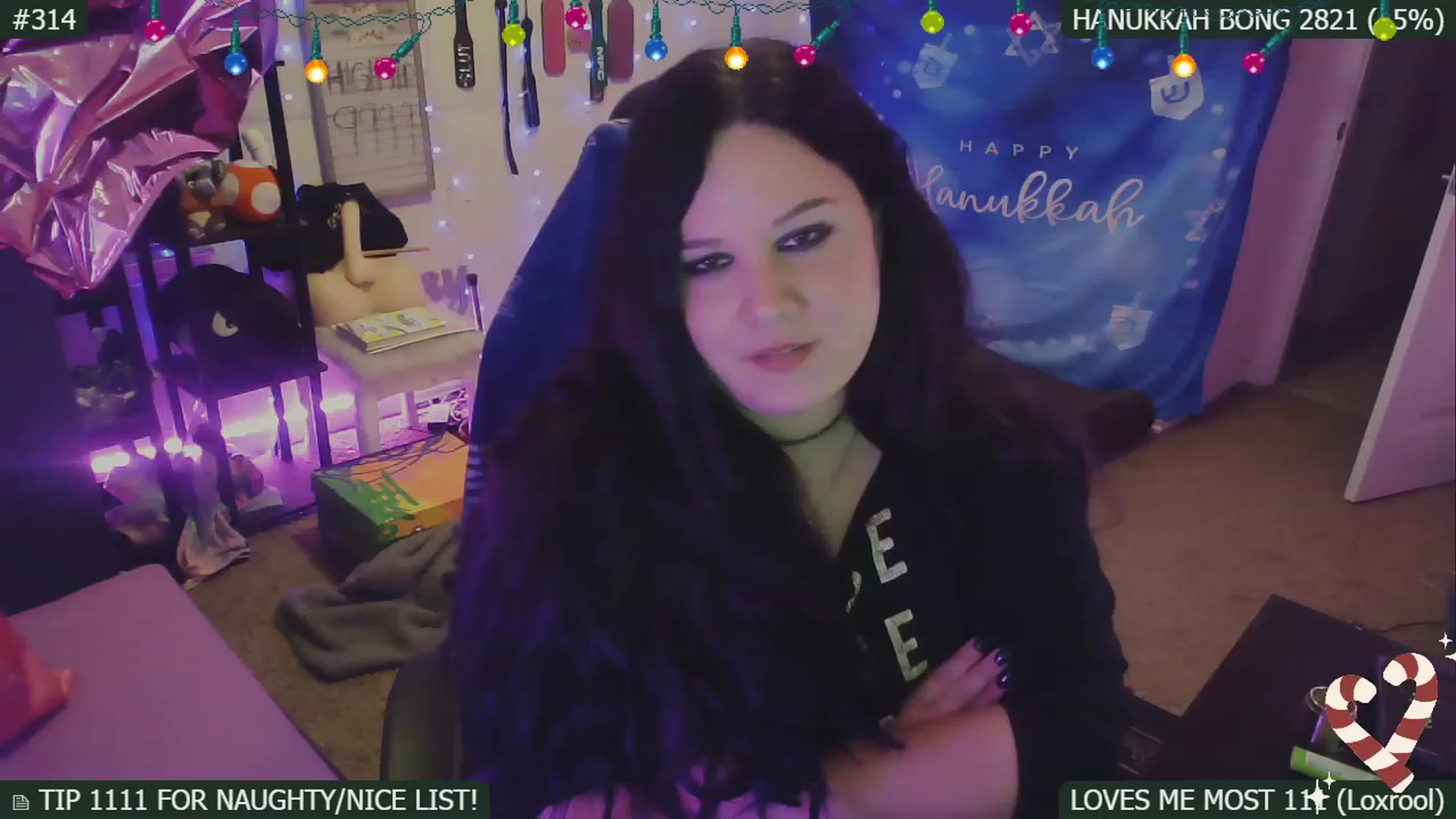 Gallery image thumbnail from HanukkahHoe's myfreecams stream on, 12/23/2022, 07:12 image 5 of 20
