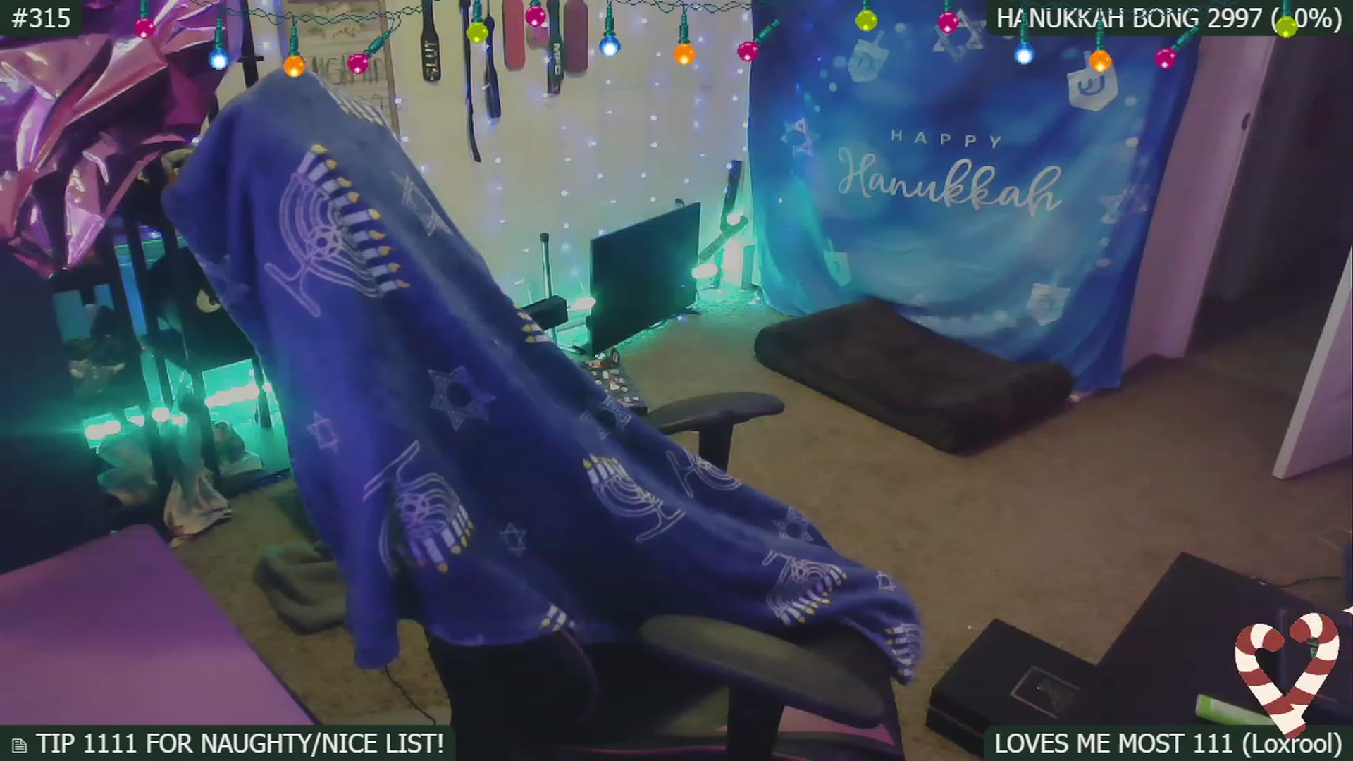 Gallery image thumbnail from HanukkahHoe's myfreecams stream on, 12/23/2022, 07:12 image 1 of 20