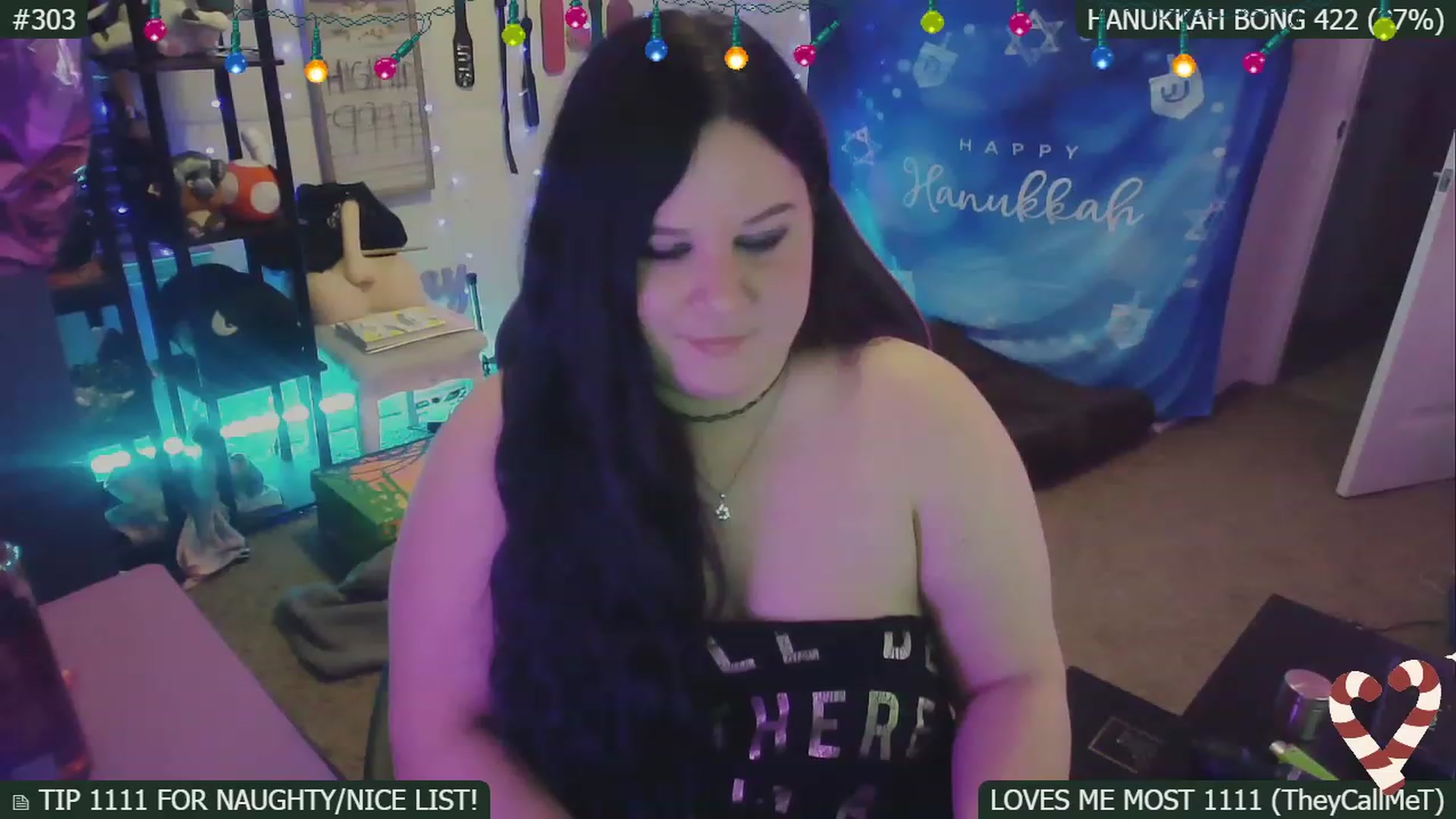 Gallery image thumbnail from HanukkahHoe's myfreecams stream on, 12/23/2022, 07:12 image 12 of 20