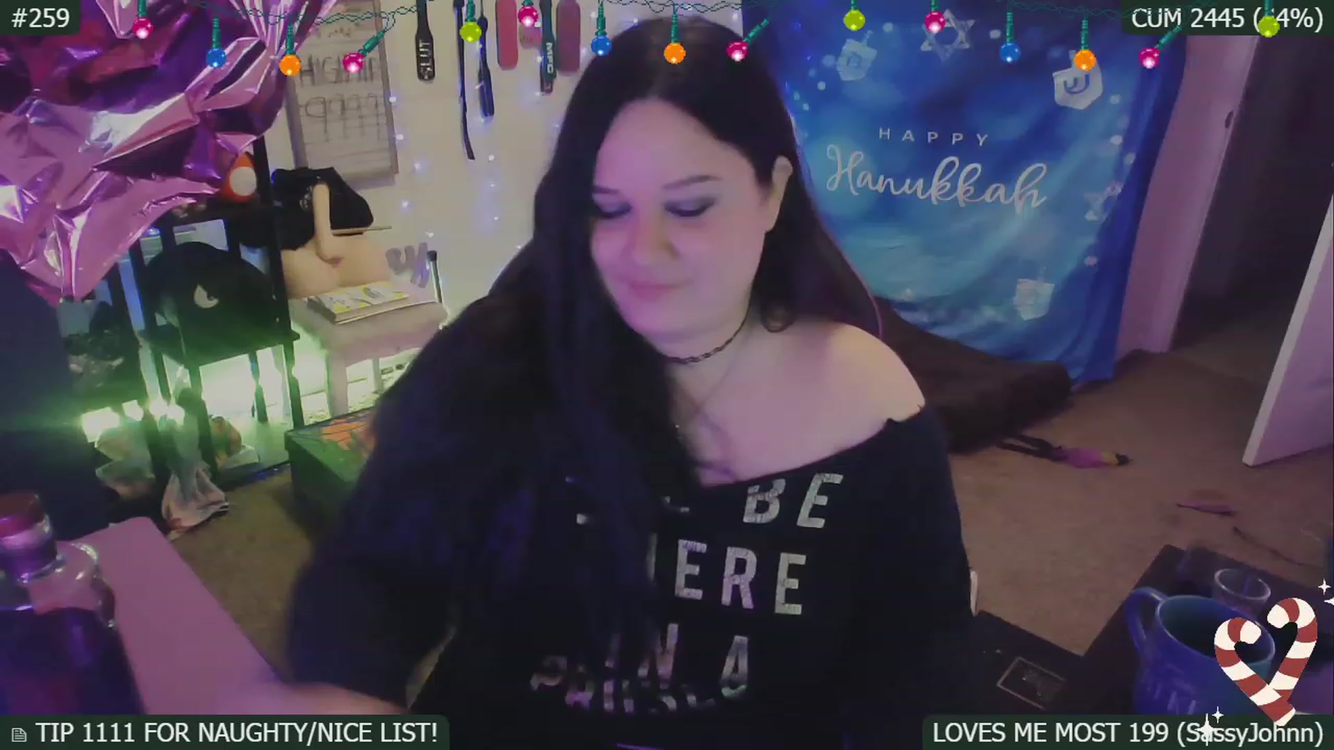Gallery image thumbnail from HanukkahHoe's myfreecams stream on, 12/23/2022, 09:10 image 12 of 20