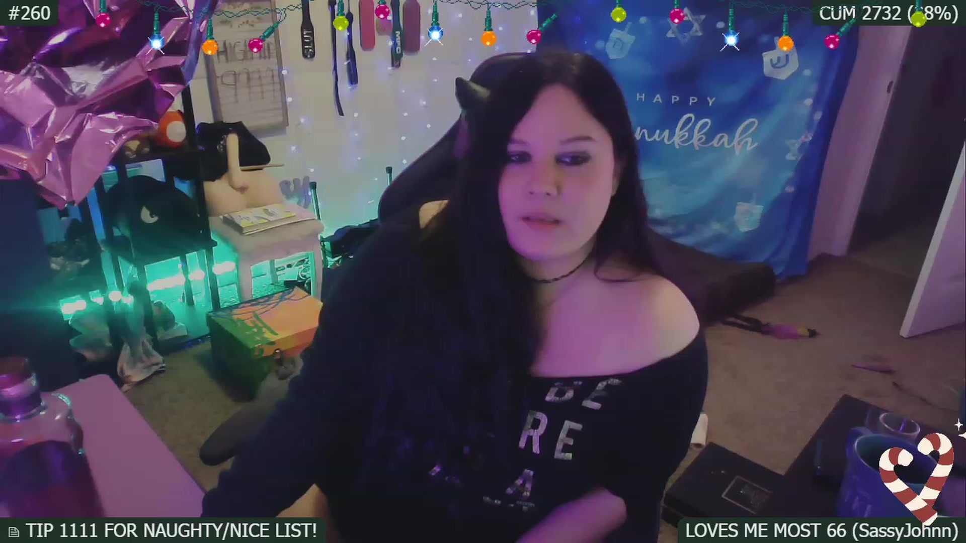 Gallery image thumbnail from HanukkahHoe's myfreecams stream on, 12/23/2022, 09:10 image 8 of 20