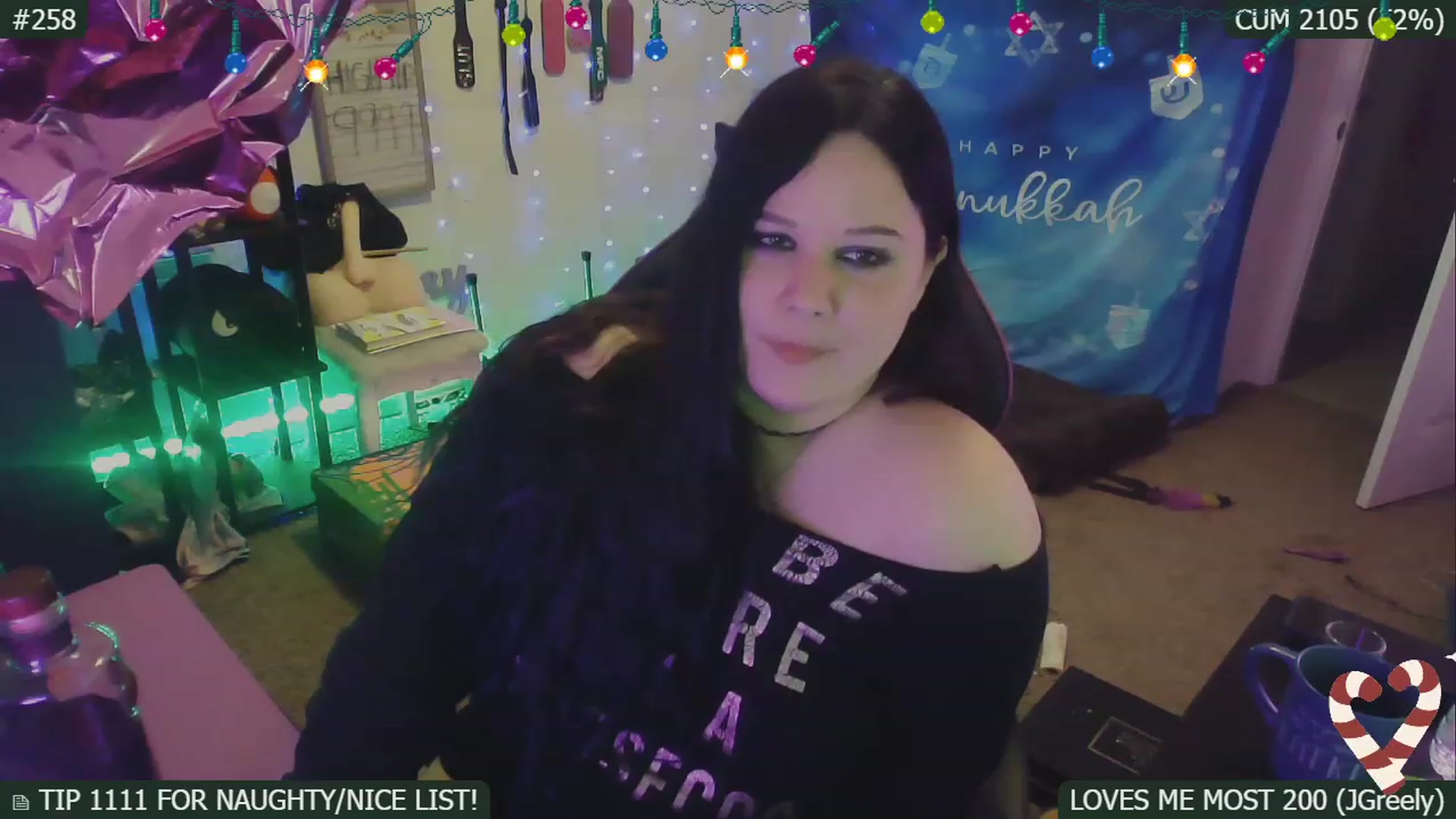 Gallery image thumbnail from HanukkahHoe's myfreecams stream on, 12/23/2022, 09:10 image 16 of 20