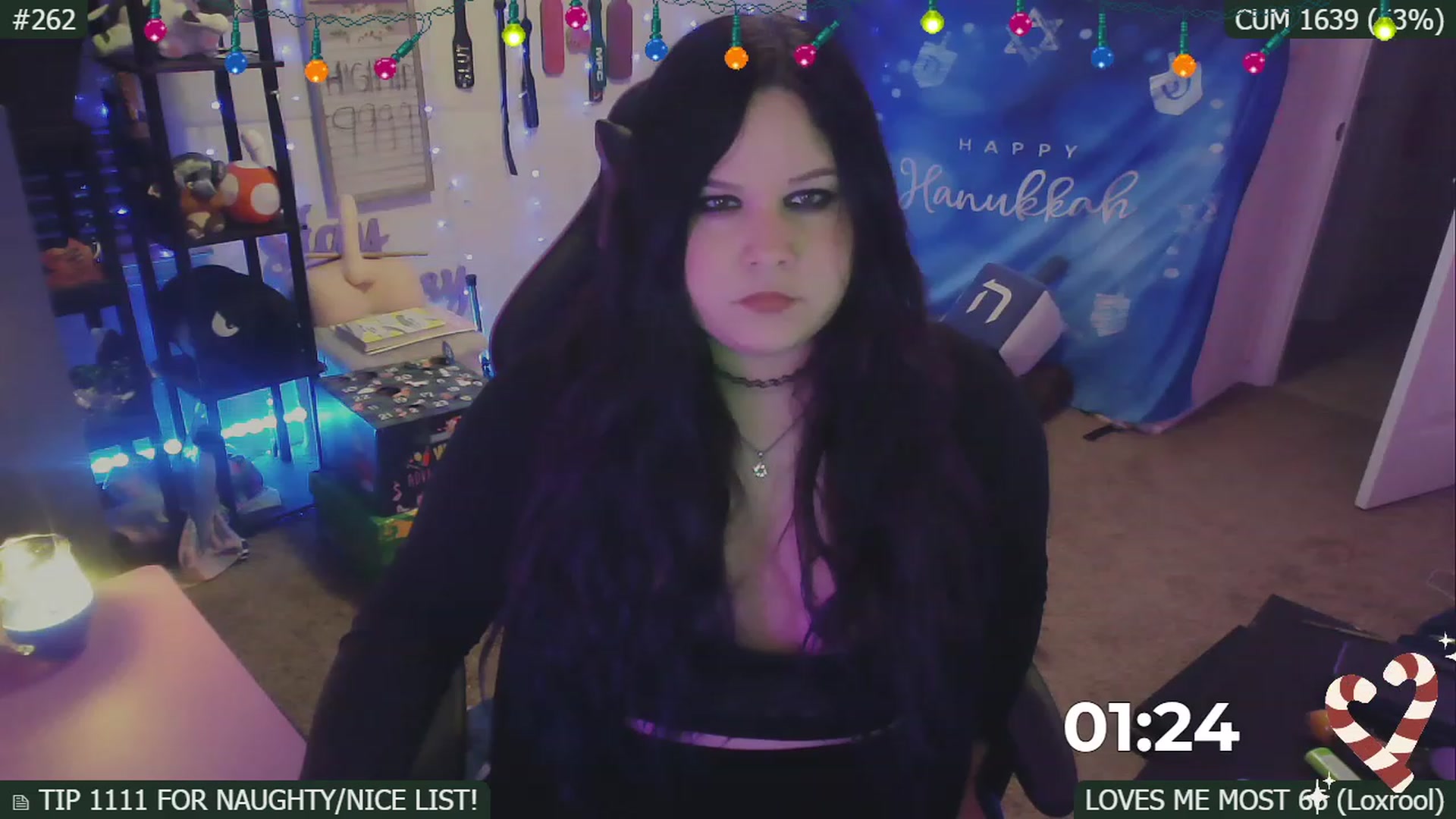 Gallery image thumbnail from HanukkahHoe's myfreecams stream on, 12/24/2022, 04:43 image 1 of 20