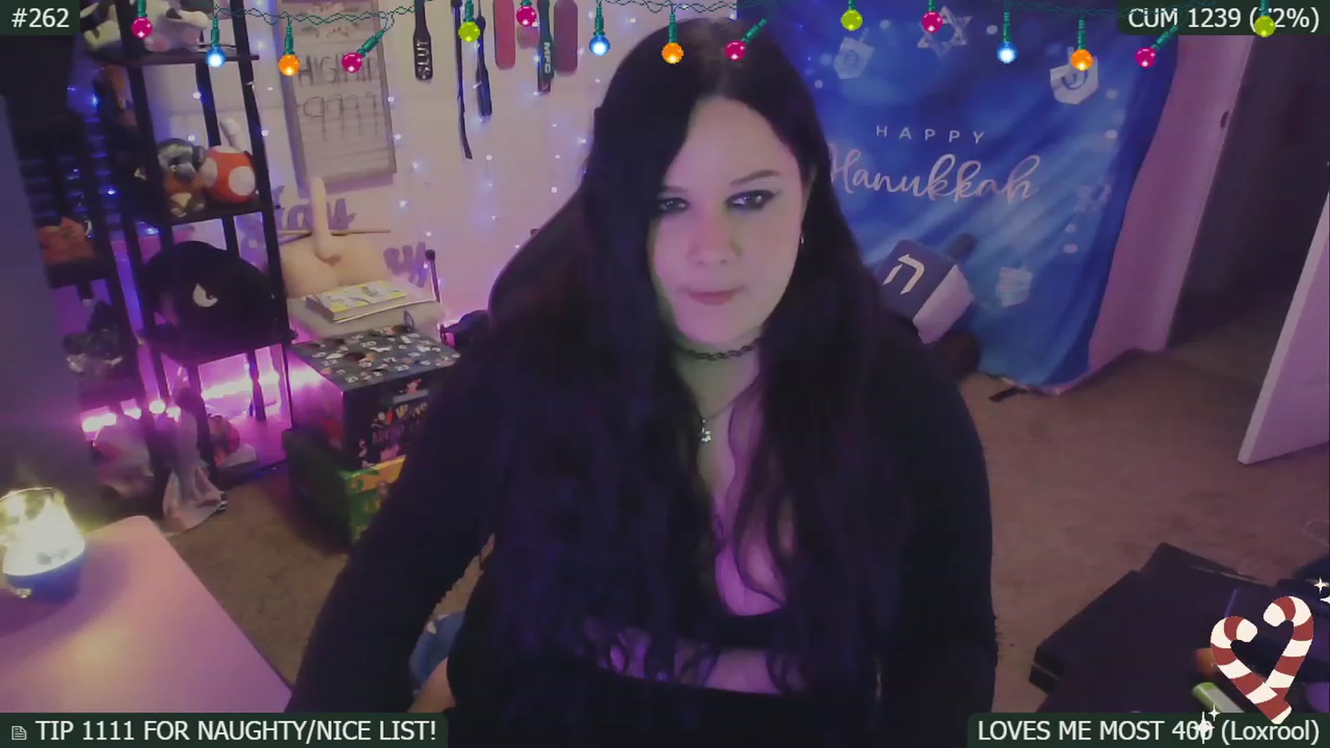 Gallery image thumbnail from HanukkahHoe's myfreecams stream on, 12/24/2022, 04:43 image 9 of 20