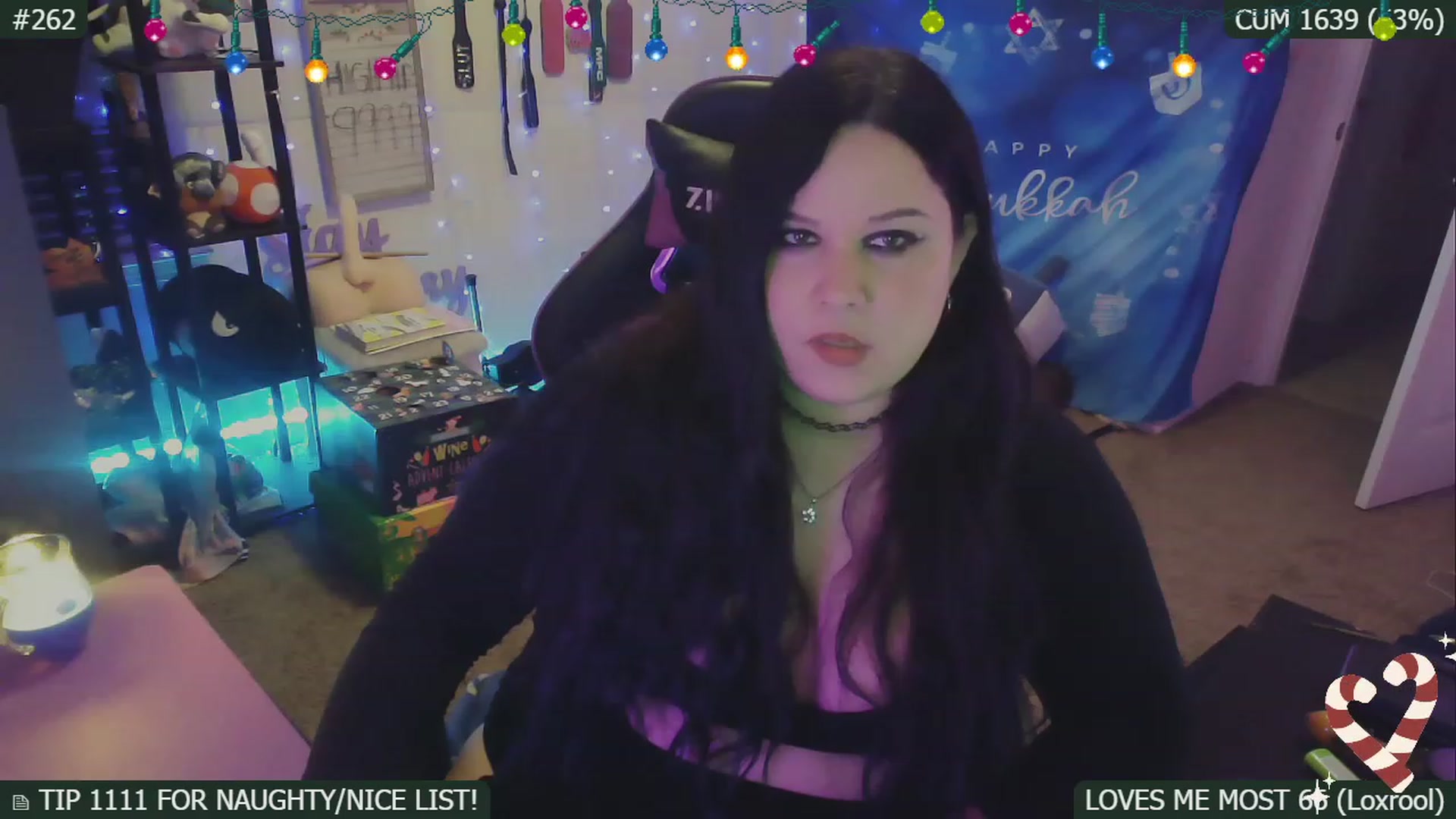 Gallery image thumbnail from HanukkahHoe's myfreecams stream on, 12/24/2022, 04:43 image 8 of 20