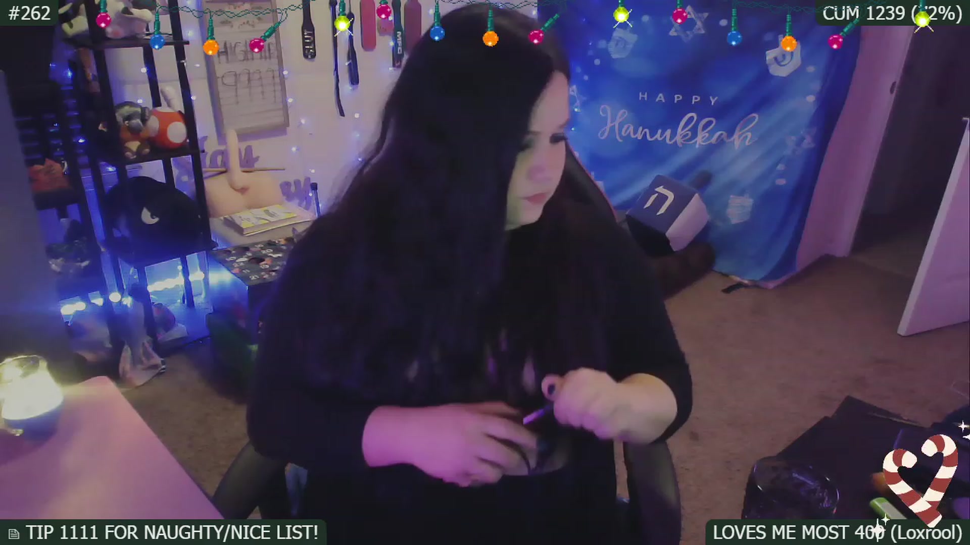 Gallery image thumbnail from HanukkahHoe's myfreecams stream on, 12/24/2022, 04:43 image 13 of 20