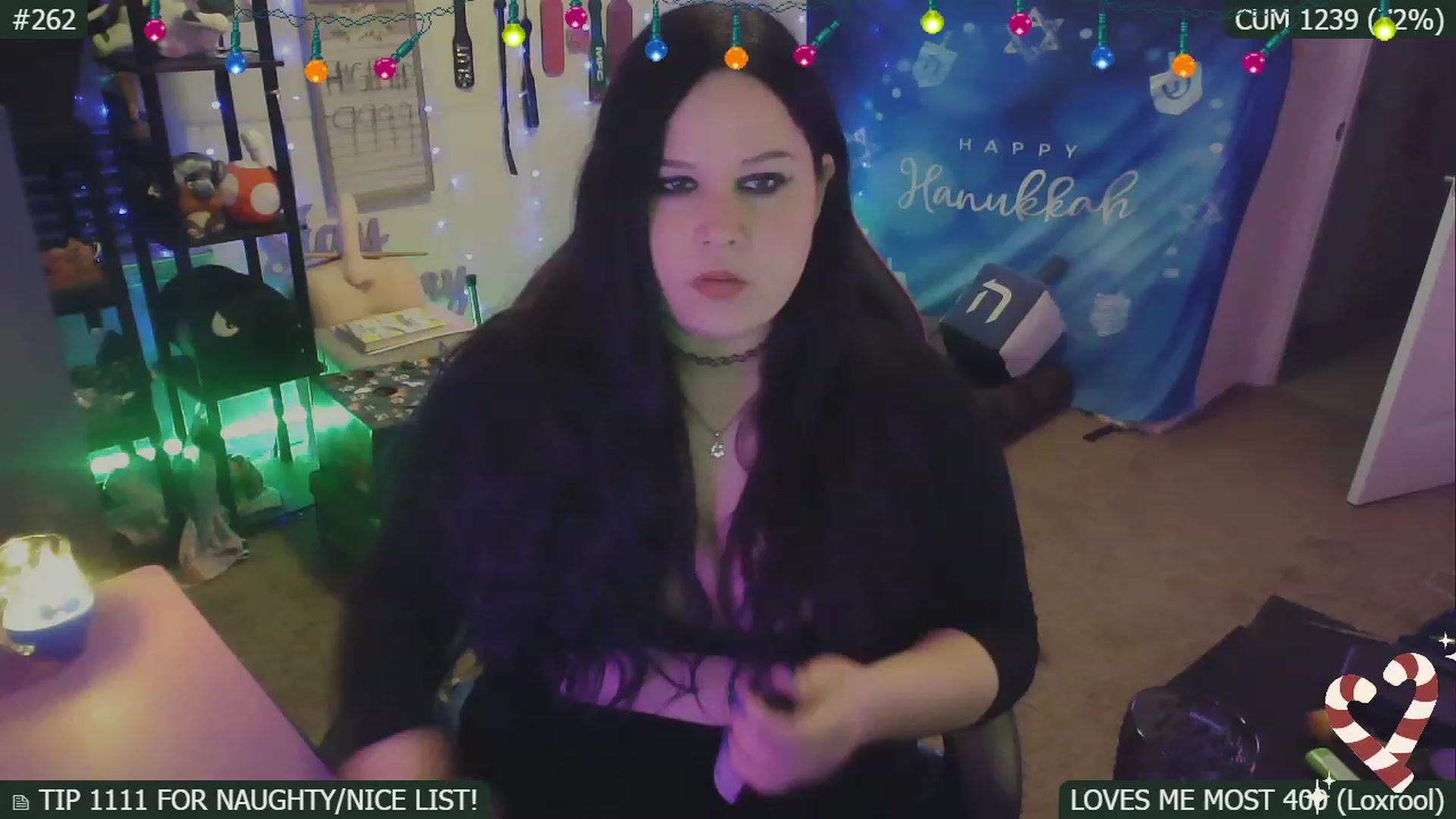 Gallery image thumbnail from HanukkahHoe's myfreecams stream on, 12/24/2022, 04:43 image 12 of 20