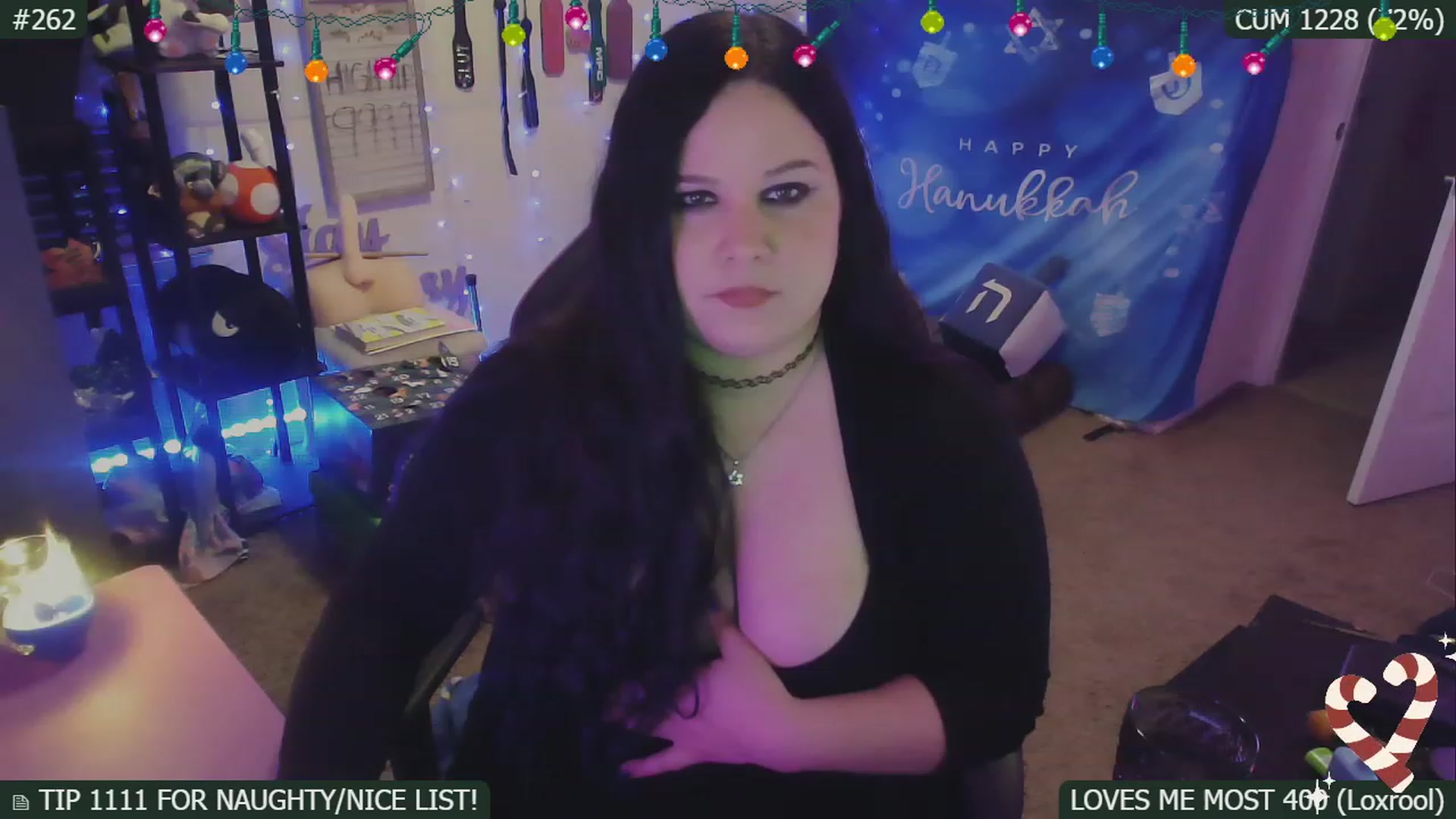 Gallery image thumbnail from HanukkahHoe's myfreecams stream on, 12/24/2022, 04:43 image 15 of 20