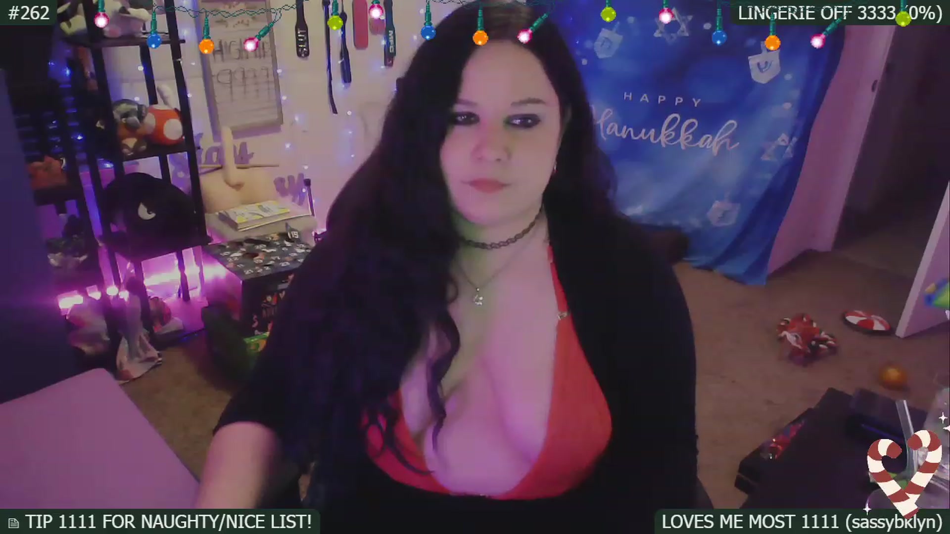 Gallery image thumbnail from HanukkahHoe's myfreecams stream on, 12/25/2022, 05:51 image 2 of 20