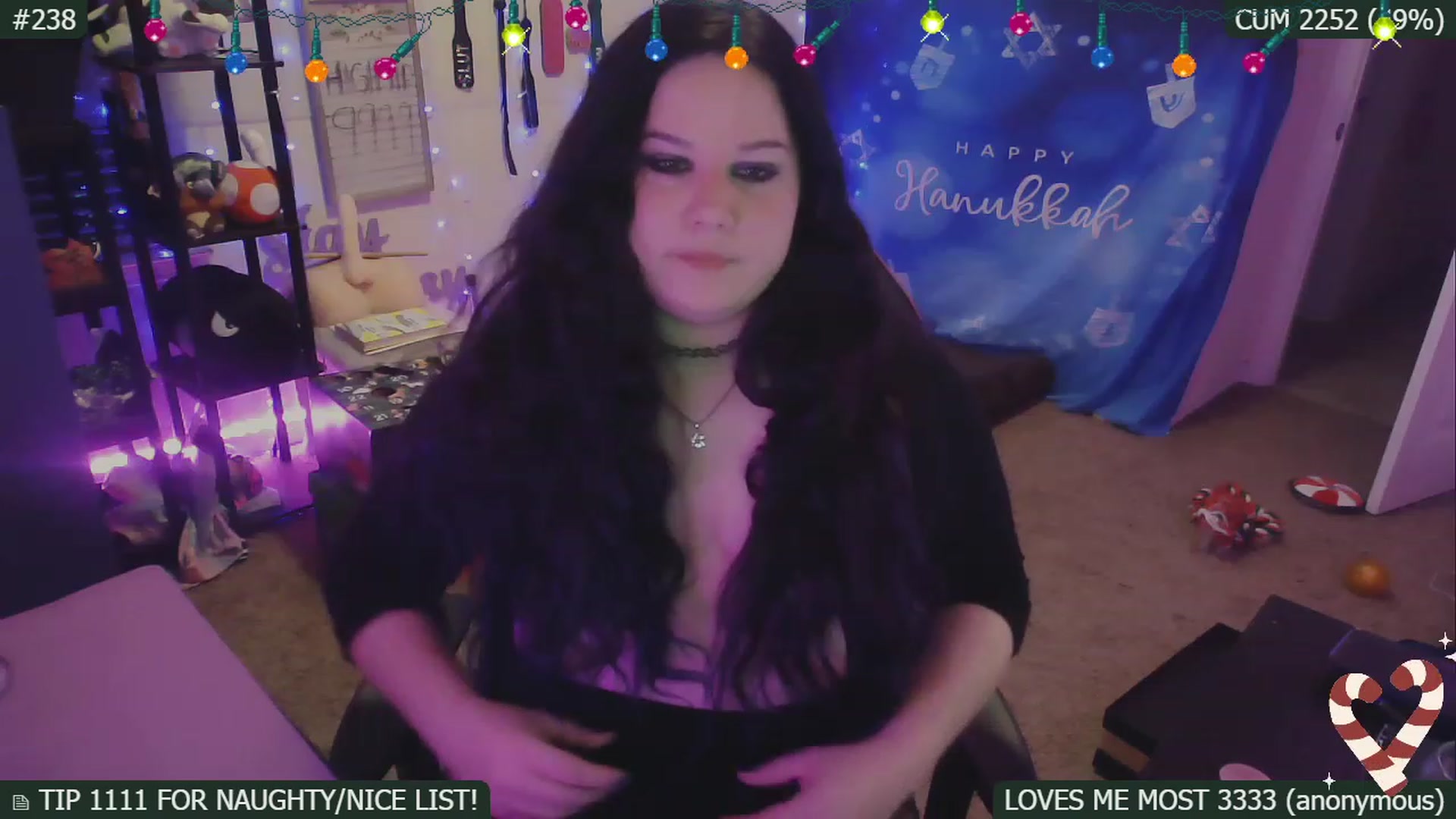 Gallery image thumbnail from HanukkahHoe's myfreecams stream on, 12/25/2022, 05:51 image 16 of 20