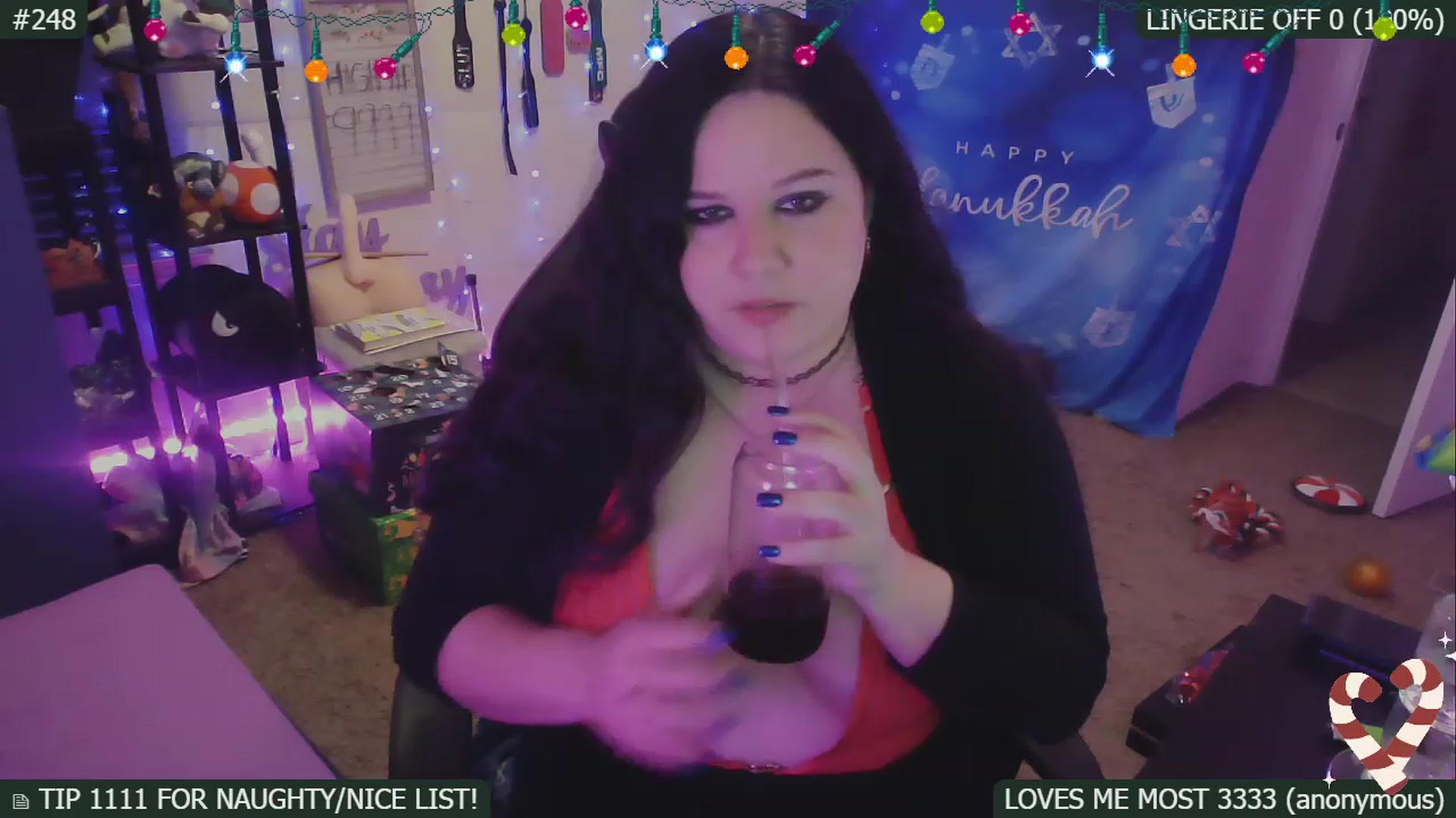 Gallery image thumbnail from HanukkahHoe's myfreecams stream on, 12/25/2022, 05:51 image 4 of 20