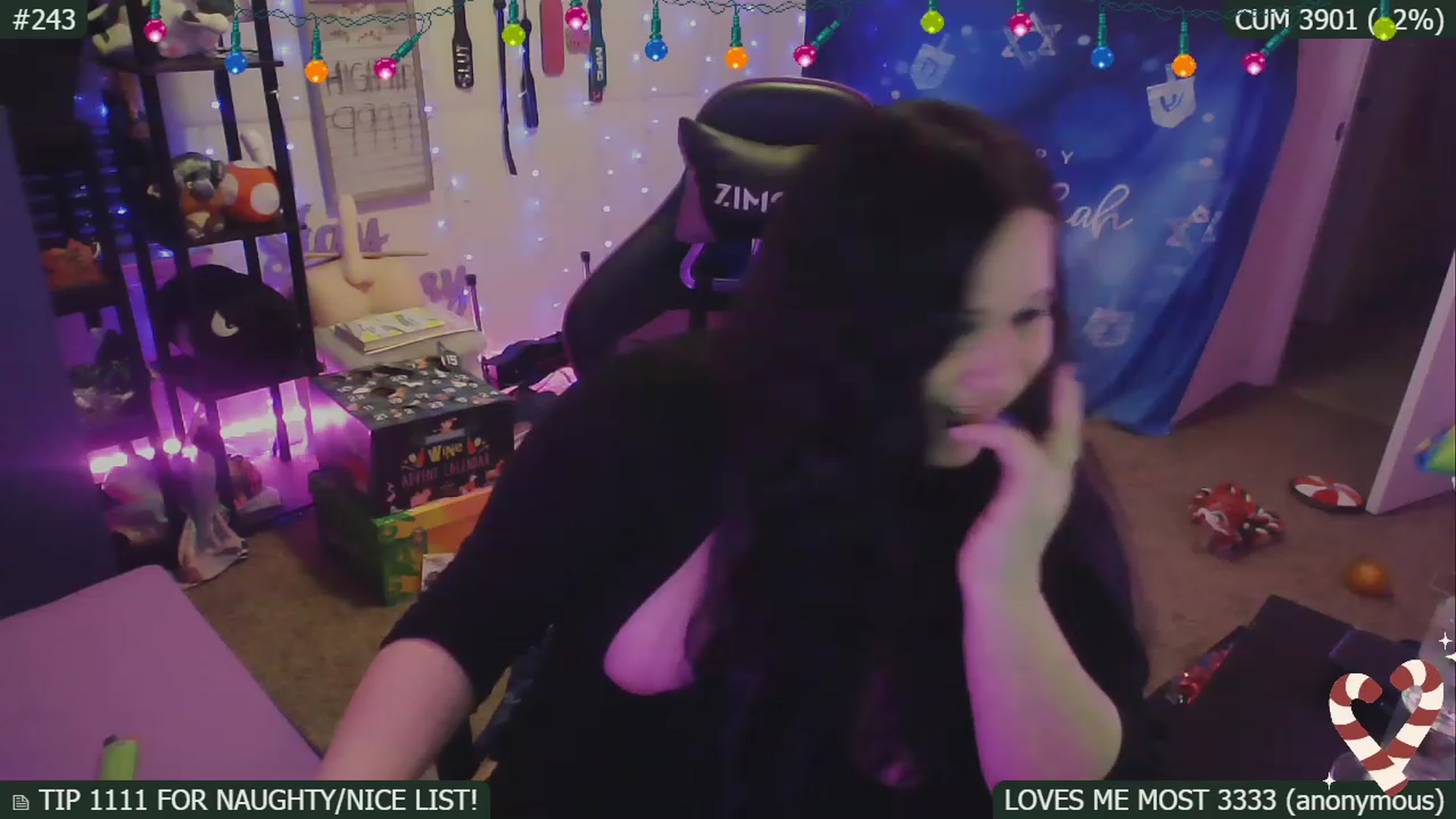 Gallery image thumbnail from HanukkahHoe's myfreecams stream on, 12/25/2022, 05:51 image 11 of 20