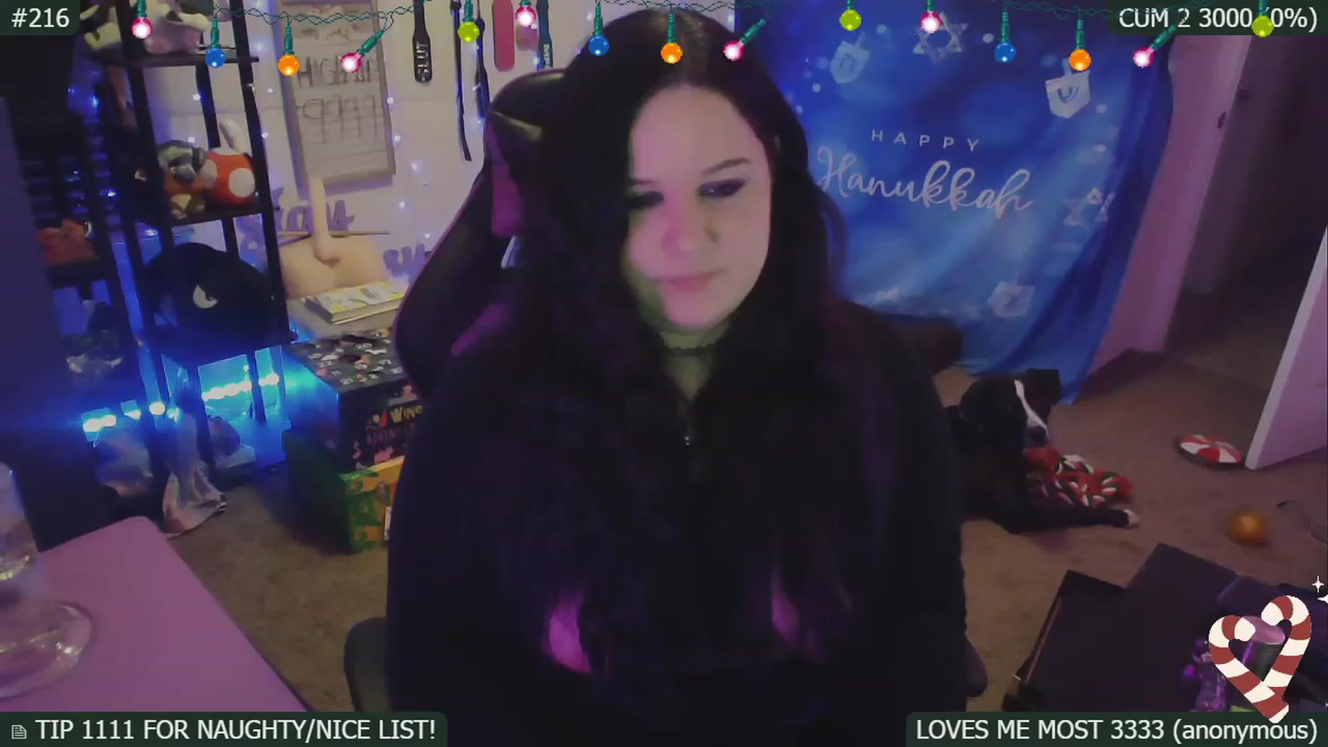 Gallery image thumbnail from HanukkahHoe's myfreecams stream on, 12/25/2022, 06:29 image 14 of 20