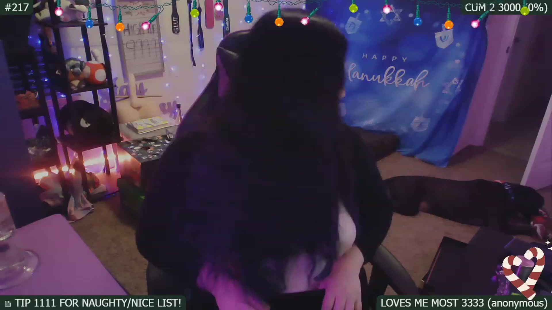 Gallery image thumbnail from HanukkahHoe's myfreecams stream on, 12/25/2022, 06:29 image 18 of 20