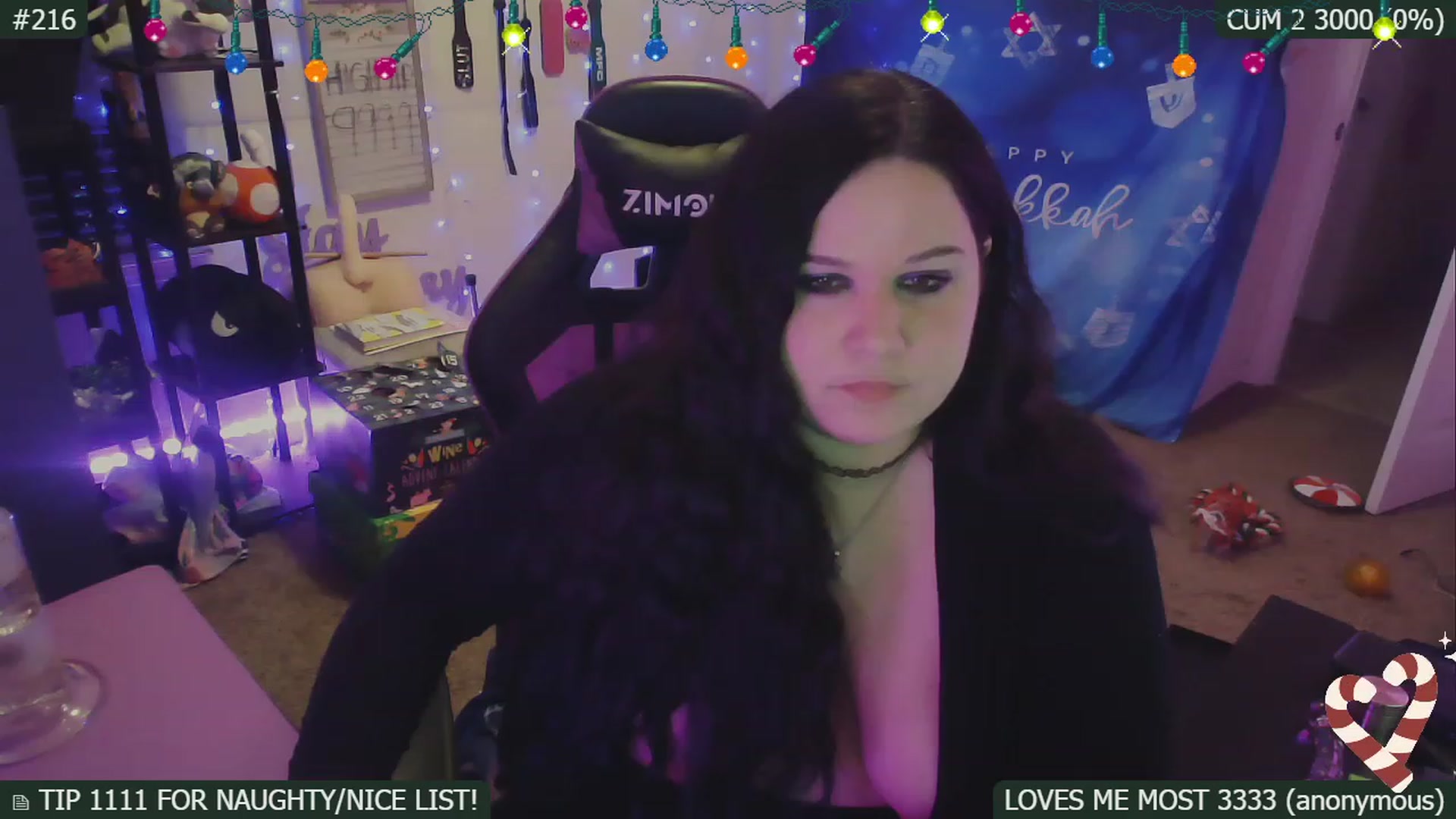Gallery image thumbnail from HanukkahHoe's myfreecams stream on, 12/25/2022, 06:29 image 11 of 20