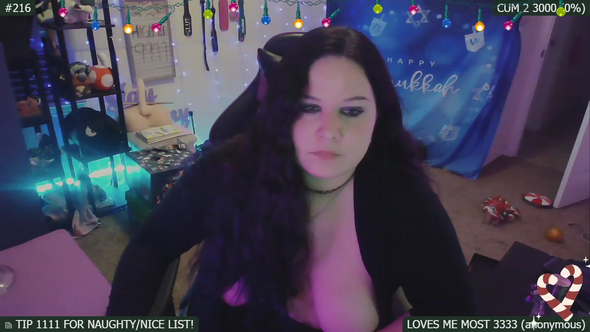 Gallery image thumbnail from HanukkahHoe's myfreecams stream on, 12/25/2022, 06:29 image 4 of 20