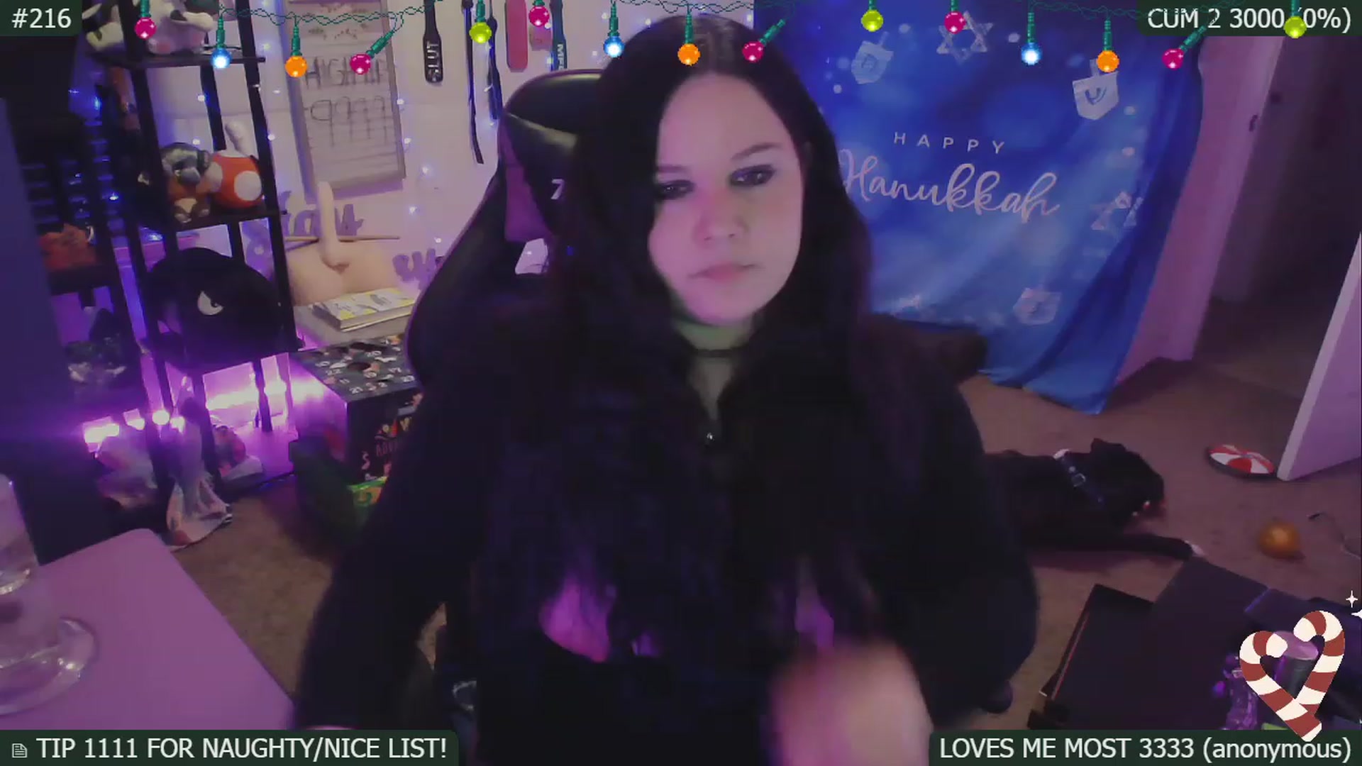 Gallery image thumbnail from HanukkahHoe's myfreecams stream on, 12/25/2022, 06:29 image 15 of 20