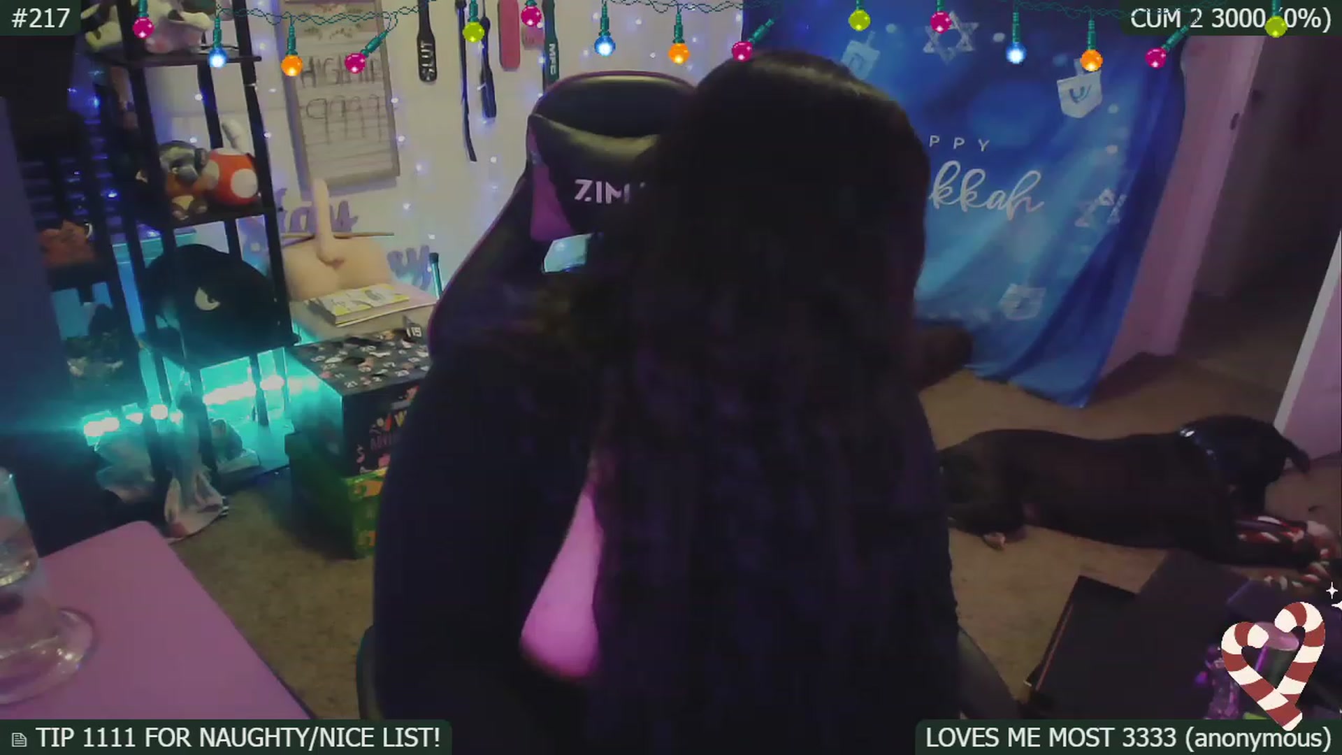 Gallery image thumbnail from HanukkahHoe's myfreecams stream on, 12/25/2022, 06:29 image 19 of 20
