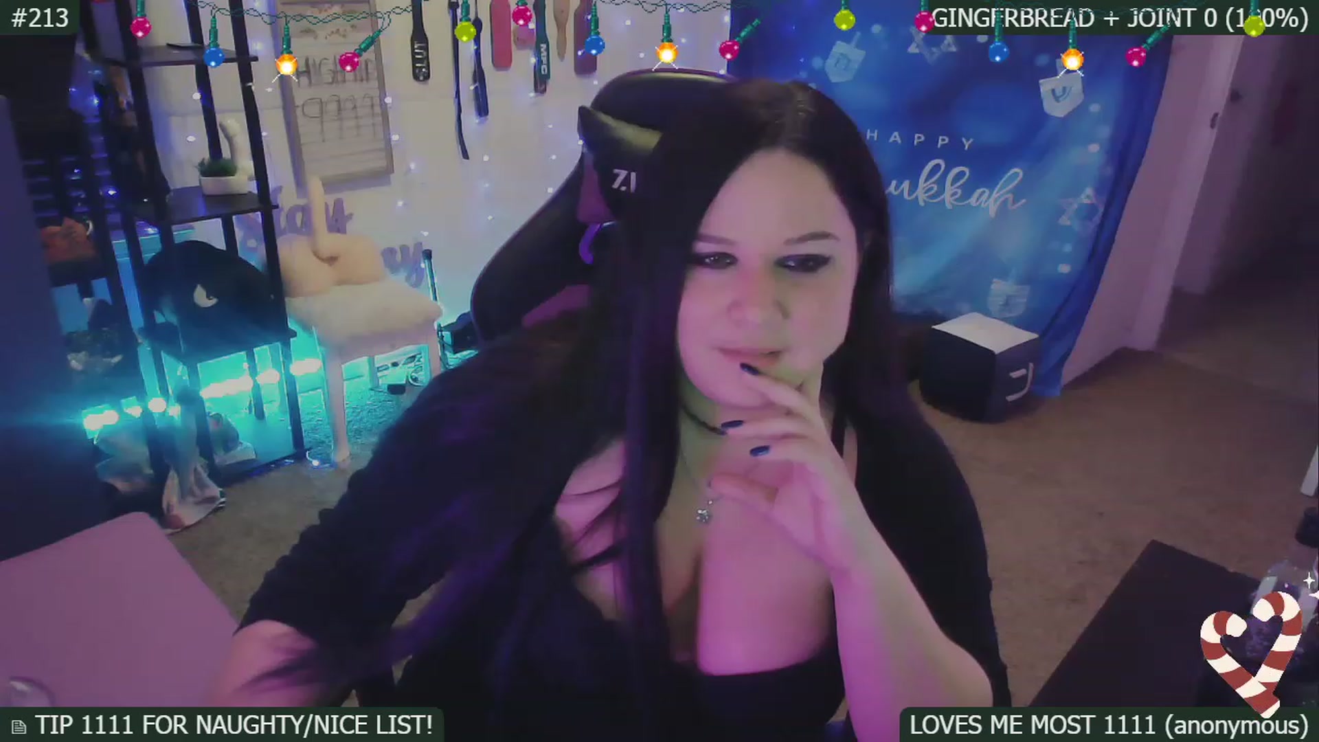 Gallery image thumbnail from HanukkahHoe's myfreecams stream on, 12/26/2022, 08:34 image 8 of 20