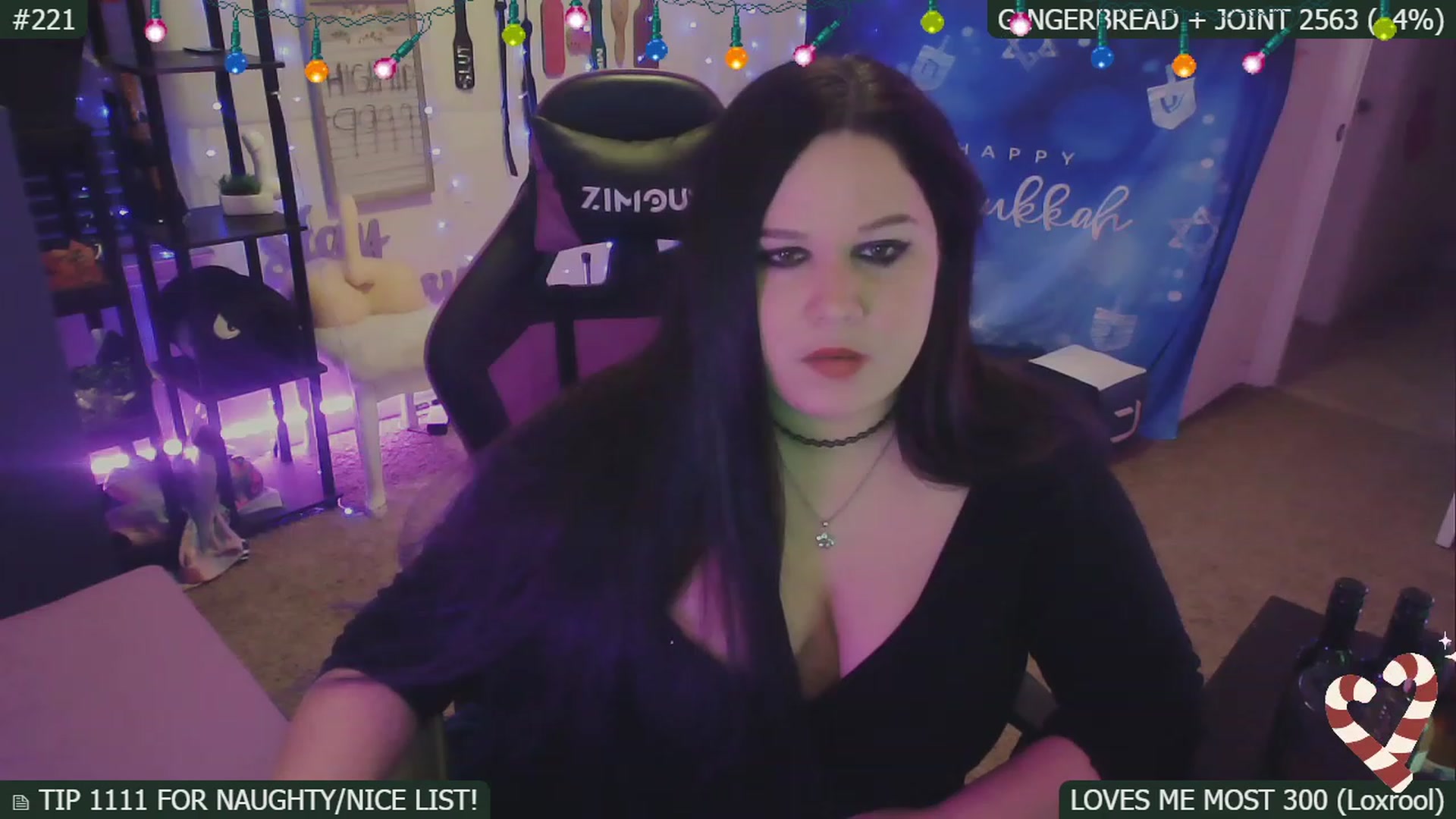 Gallery image thumbnail from HanukkahHoe's myfreecams stream on, 12/26/2022, 08:34 image 1 of 20