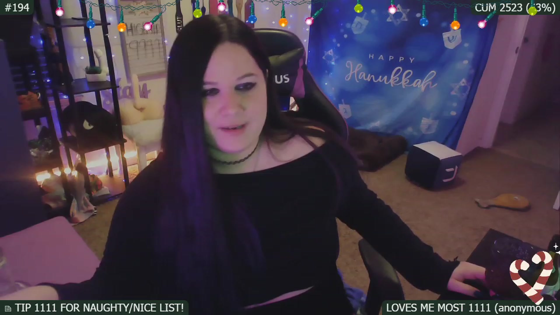 Gallery image thumbnail from HanukkahHoe's myfreecams stream on, 12/26/2022, 08:34 image 19 of 20